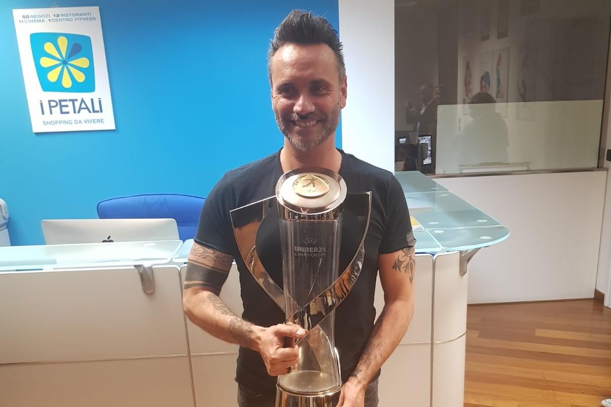 Grande successo a Reggio Emilia per il Trophy Tour: tra i visitatori anche il cantante Nek
