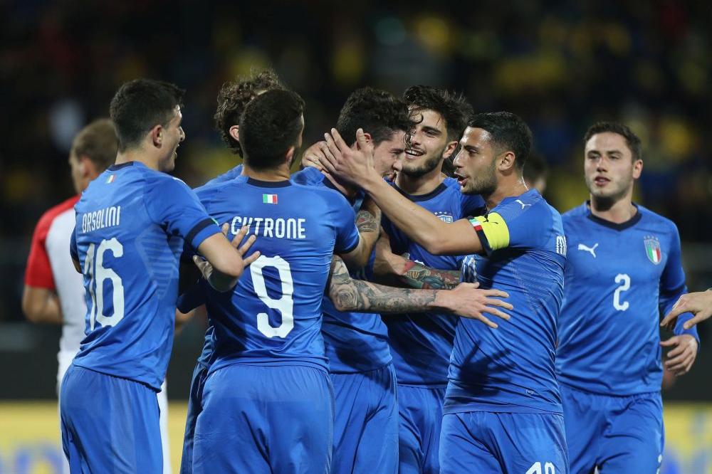 Incontra gli azzurrini: la FIGC premia i tifosi della Nazionale