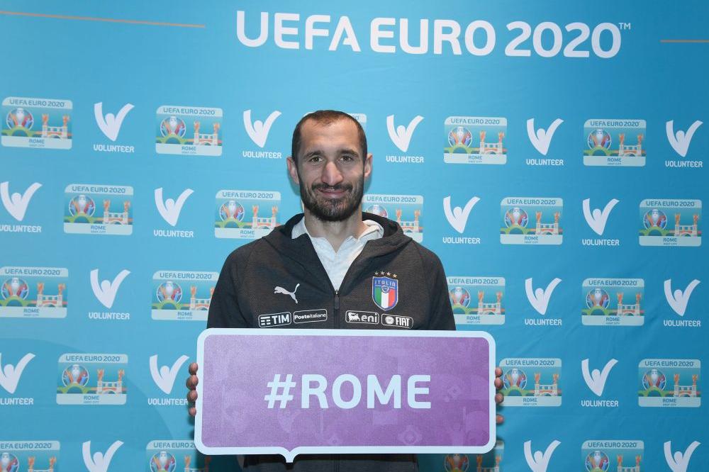 Euro 2020: \"One Year to Go\". A Roma show a Ponte Sant'Angelo, illuminato stasera con i colori dell'Europeo