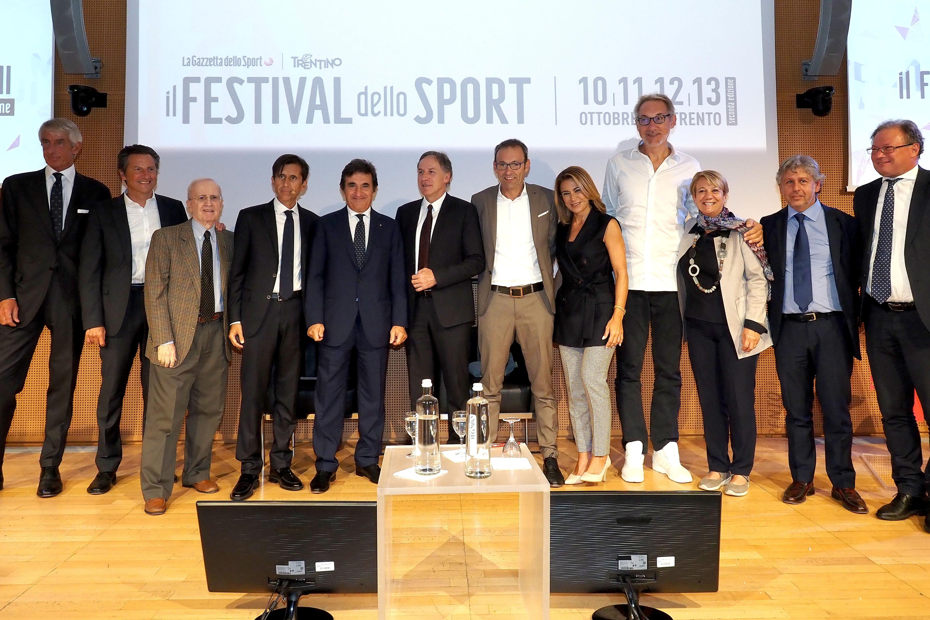 MILANO 10.09.2019 Sala Buzzati/PRESENTAZIO E FESTIVAL DELLO SPORT TRENTO 2019/SPORT/VARIE/ATTENZIONE: SOLO USO EDITORIALE-NO SPORTWEEK SE NON autorizzati/ph Fabio Bozzani/Nella foto MOMENTI DELLA PRESENTAZIONE-GRUPPONE FINALE