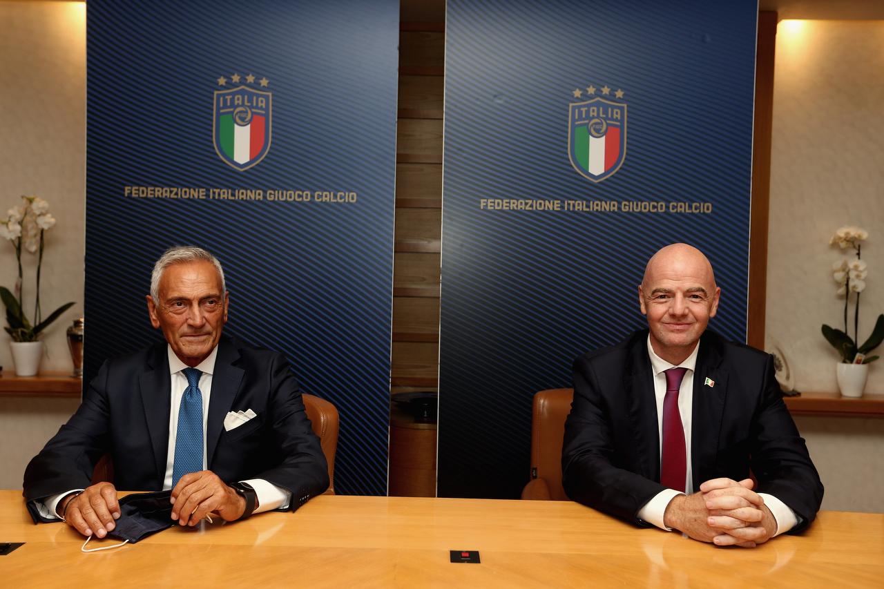 ROME, ITALY - SEPTEMBER 09: (L-R) FIGC Presdent Gabriele Gravina and FIFA President Gianni Infantino attend the FIGC press conference on September 9, 2020 in Rome, Italy. (Photo by Paolo Bruno/Getty Images) *** Local Caption *** Gabriele Gravina; Gianni Infantino