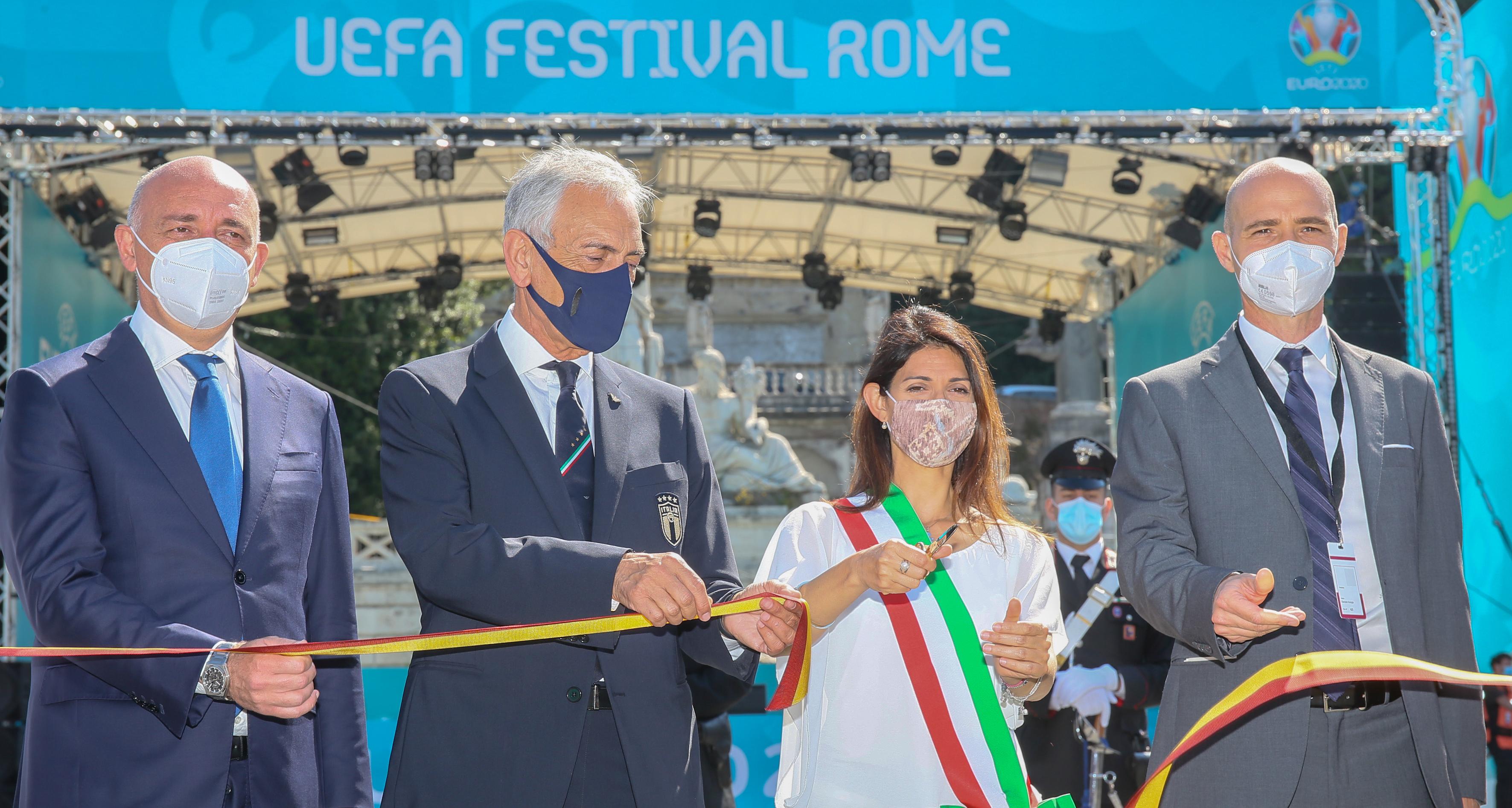 Euro Rome The UEFA Festival is opened: Rome alongside football fans for the Euros