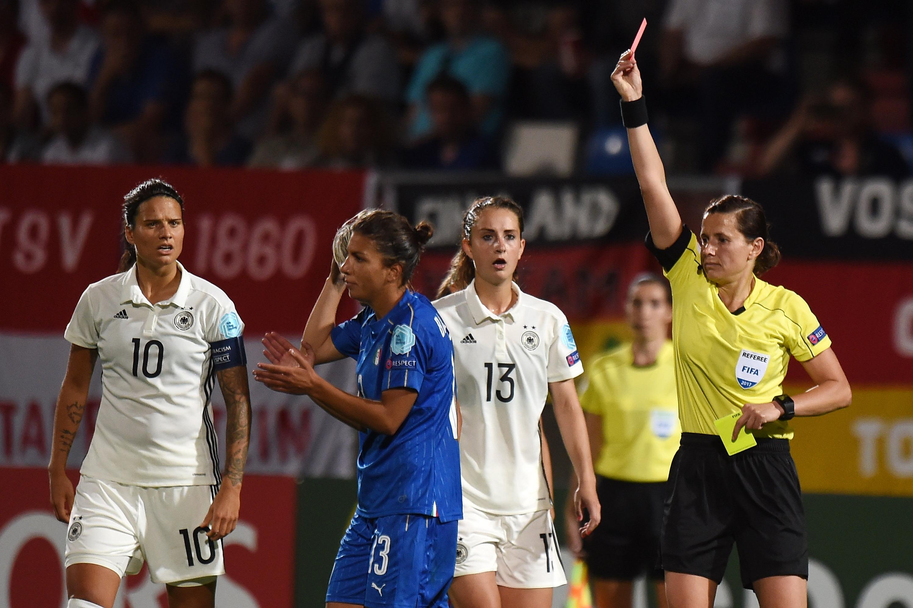 TILBURG, NETHERLANDS - JULY 21:  The referee Kateryna Monzul gets a red card to Elisa Bartoli of Italy during the UEFA Women\\'s Euro 2017 Group B match between Germany and Italy  at Koning Willem II Stadium on July 21, 2017 in Tilburg, Netherlands.  (Photo by Tullio M. Puglia/Getty Images)