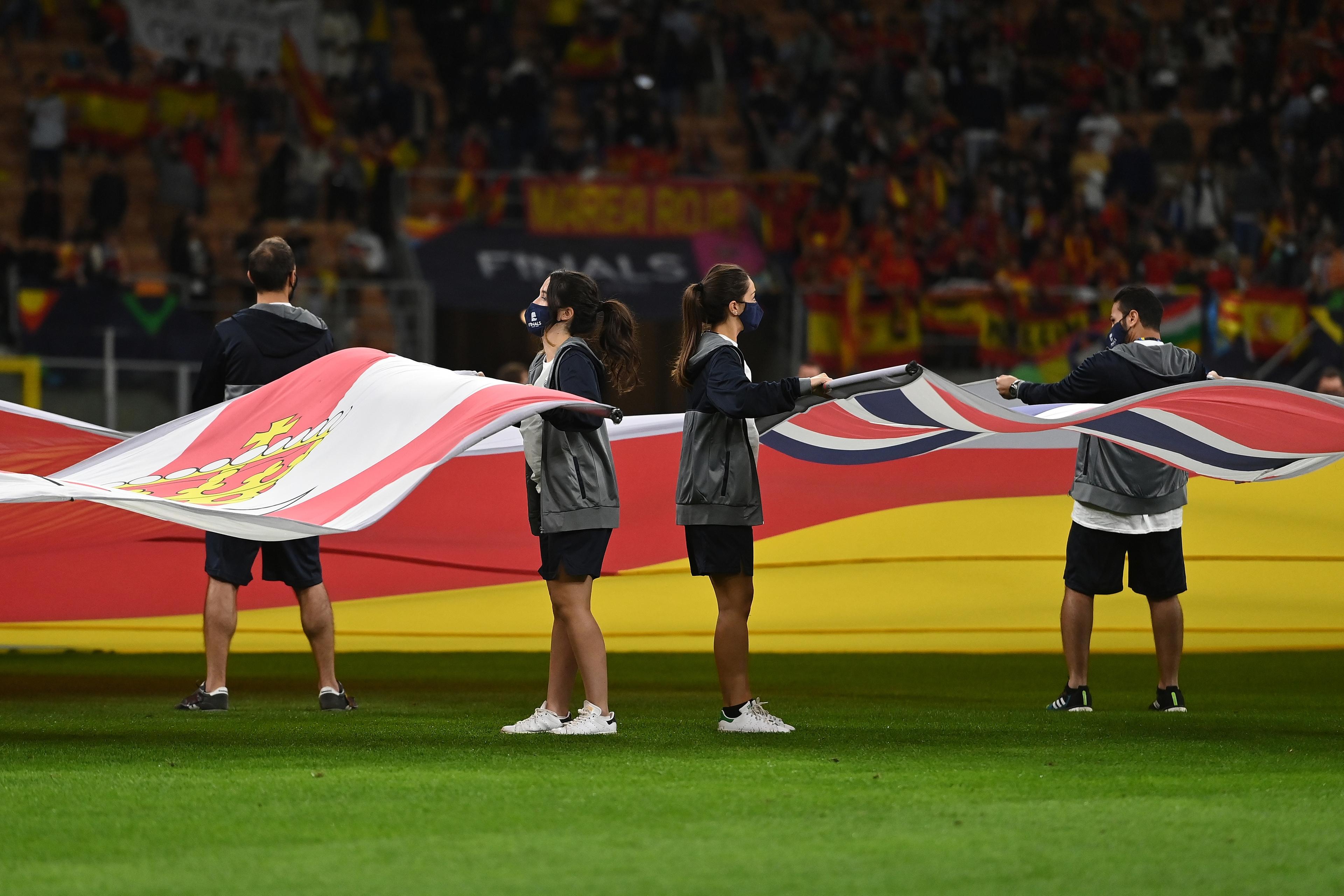 'UEFA Women's Champions League Final 2022 - Le tappe del Programma Volontari: Invia la tua candidatura'