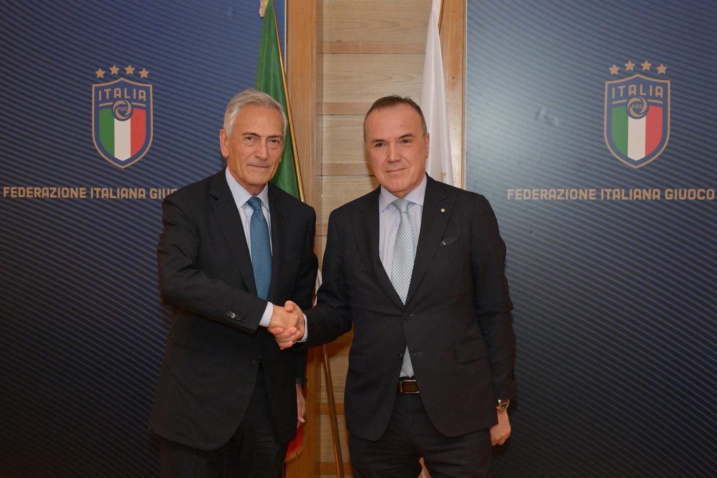 Foto Alfredo Falcone / LaPresse\\n08/04/2022 Roma, Italia\\nConferenza Stampa Presidente Lega Serie B Mauro Balata ed il Presidente FIGC Gabriele Gravina illustrare le politiche di valorizzazione dei giovani\\nNella Foto:Presidente Lega Serie B Mauro Balata ed il Presidente FIGC Gabriele Gravina