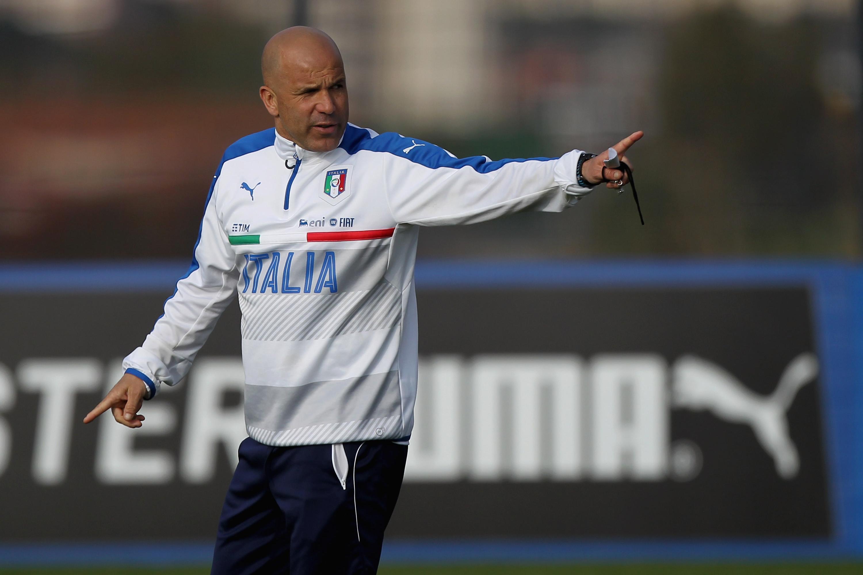 ROME, ITALY - MARCH 20:  Italy U21 head coach Luigi Di Biagio gestures during the Italy U21 training session on March 20, 2017 in Rome, Italy.  (Photo by Paolo Bruno/Getty Images) *** Local Caption *** Luigi Di Biagio
