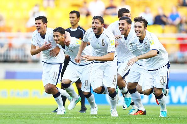 SUWON, SOUTH KOREA - JUNE 11: Mauro Coppolaro, Alfredo Bifulco and Giuseppe Pezzella of Italy celebrate with teammates after defeating Uruguay in penalty kicks during the FIFA U-20 World Cup Korea Republic 2017 3rd rank playoff match at Suwon World Cup Stadium on June 11, 2017 in Suwon, South Korea. (Photo by Maddie Meyer - FIFA/FIFA via Getty Images)