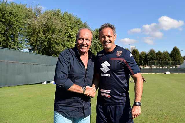 Foto Fabio Ferrari/LaPresse\\r16/09/2016 Torino, Italia\\rSport Calcio\\rTorino FC - Gianpiero Ventura, ct della Nazionale Italiana in visita al centro sportivo Sisport, sede di allenamento del Torino Fc\\rNella foto:Gianpiero Ventura e Sinisa Mihajlovic (Torino Fc)\\r\\rPhoto Fabio Ferrari/LaPresse\\rSeptember 16, 2016 Turin, Italy\\rSport\\rTorino Fc - Gianpiero Ventura visited the Sisport sports center , home to workout Torino Fc\\rIn the pic: Gianpiero Ventura e Sinisa Mihajlovic (Torino Fc)\\r