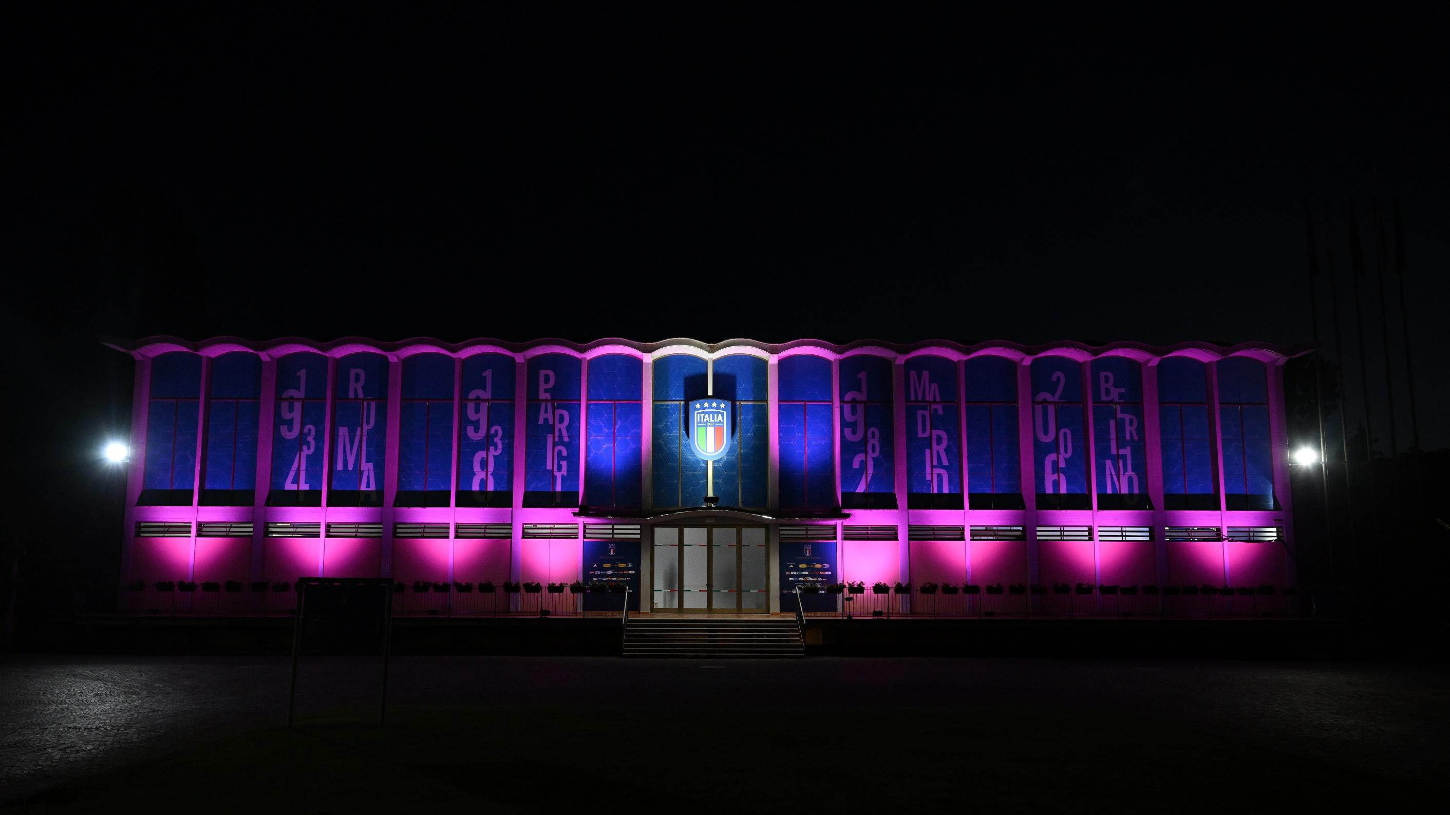 October is prevention month: the auditorium in Coverciano is lit up in pink and the Komen Italia caravan arrives in Rome