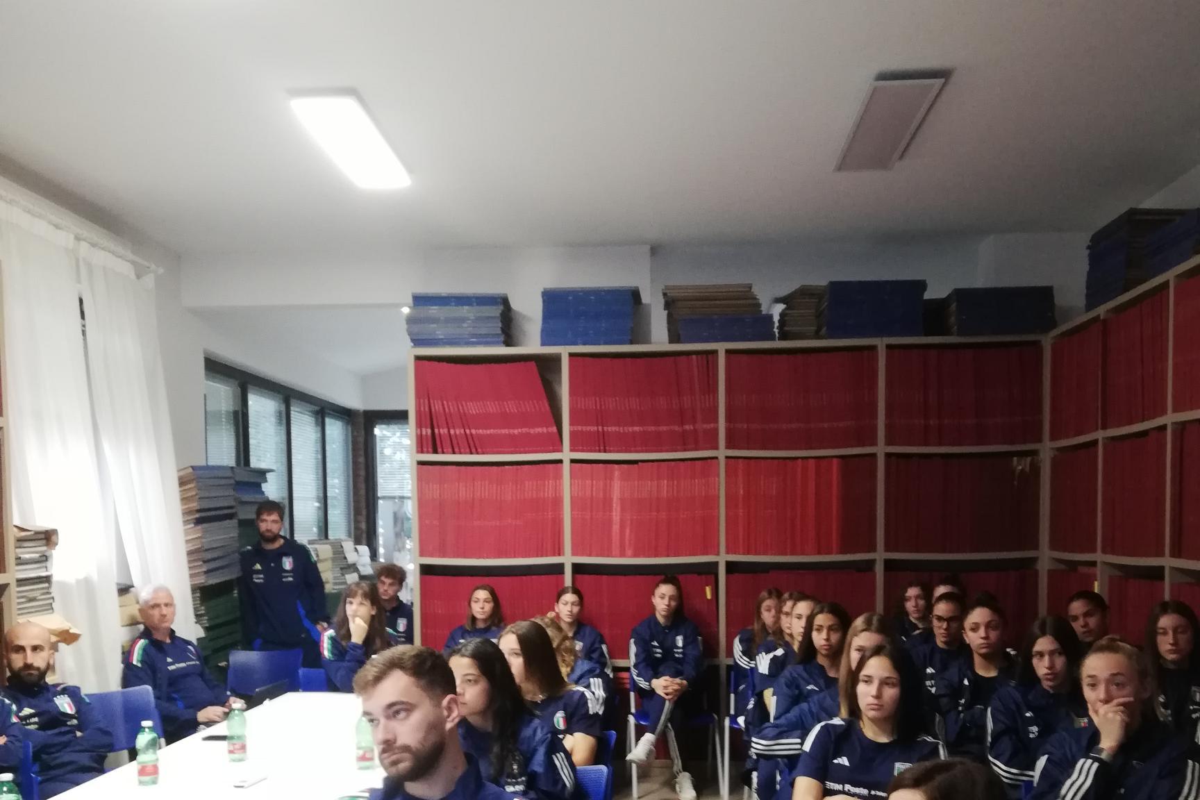 Il programma UEFA HatTrick VI approda a Coverciano: formazione antidoping per le Azzurrine dell’Under 19