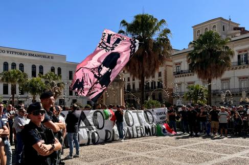 A Palermo l’ultimo saluto a Totò Schillaci. Gravina: \"Per sempre una leggenda Azzurra\"