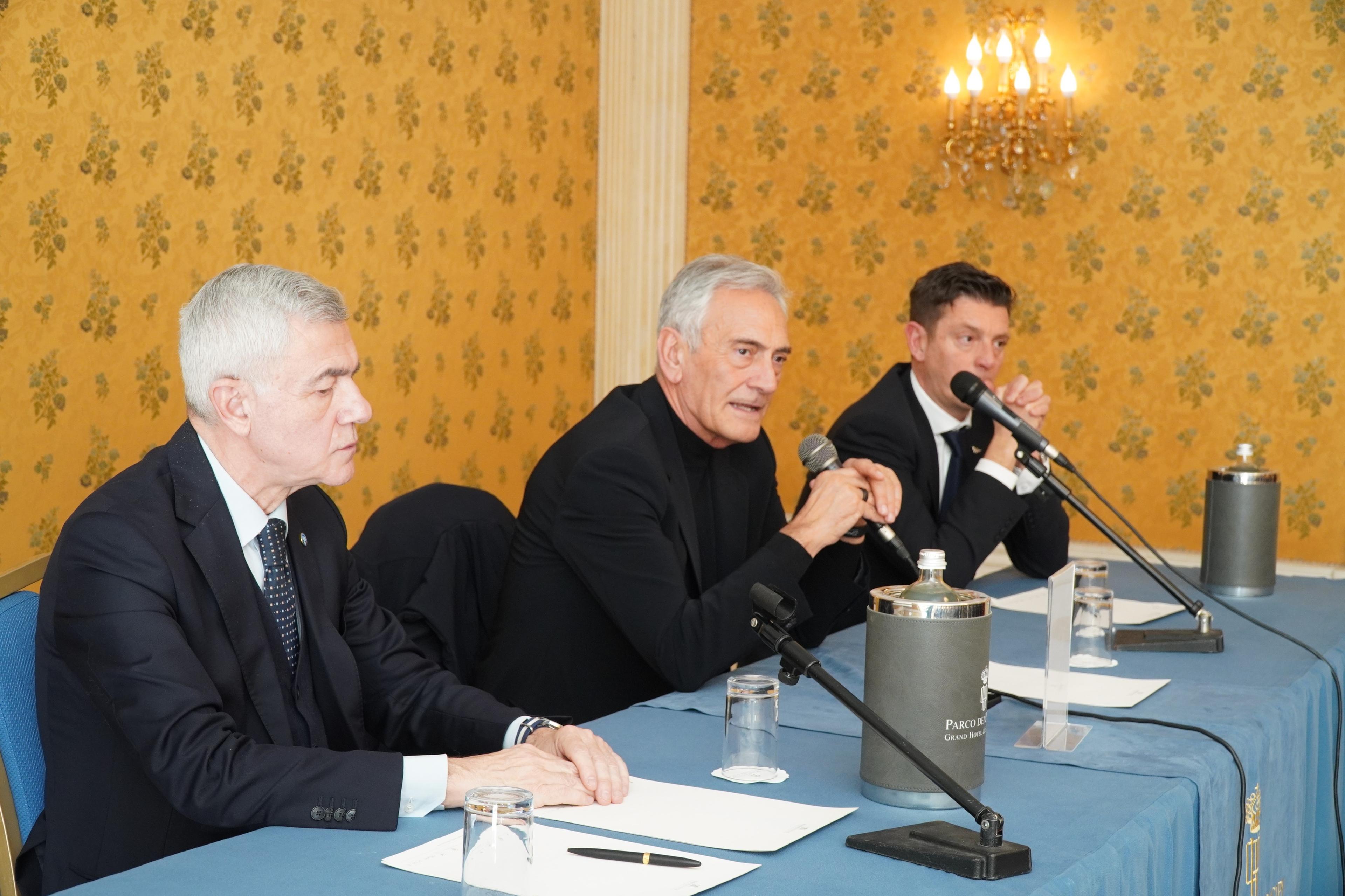 Gravina incontra gli arbitri: \"Qui per portare un messaggio di affetto e vicinanza, la Federazione è con voi\"