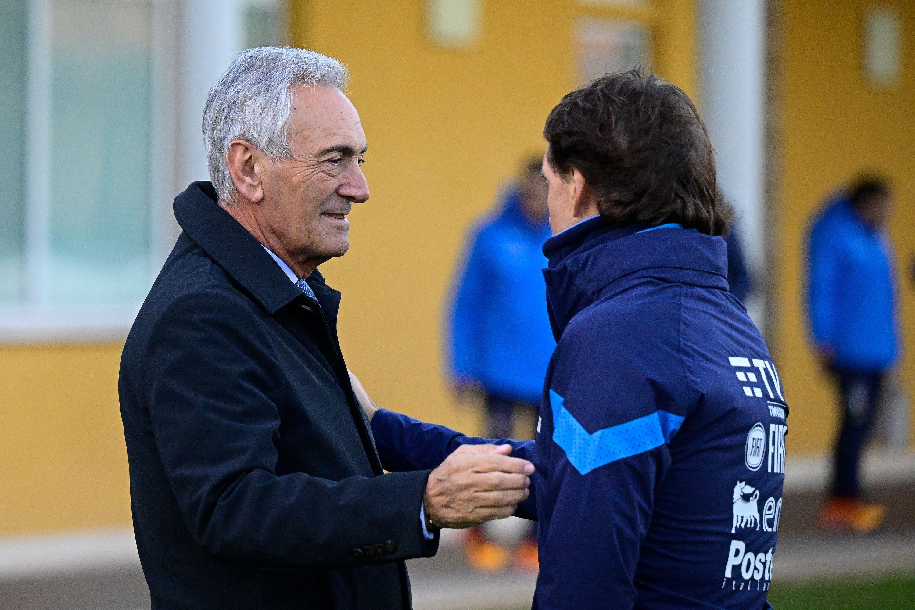 FLORENCE, ITALY - NOVEMBER 14: Gabriele Gravina and CT Roberto Mancini of Italy during the training session at Centro Tecnico Federale di Coverciano on November 14, 2022 in Florence, Italy. (Photo by Mattia Ozbot/Getty Images)