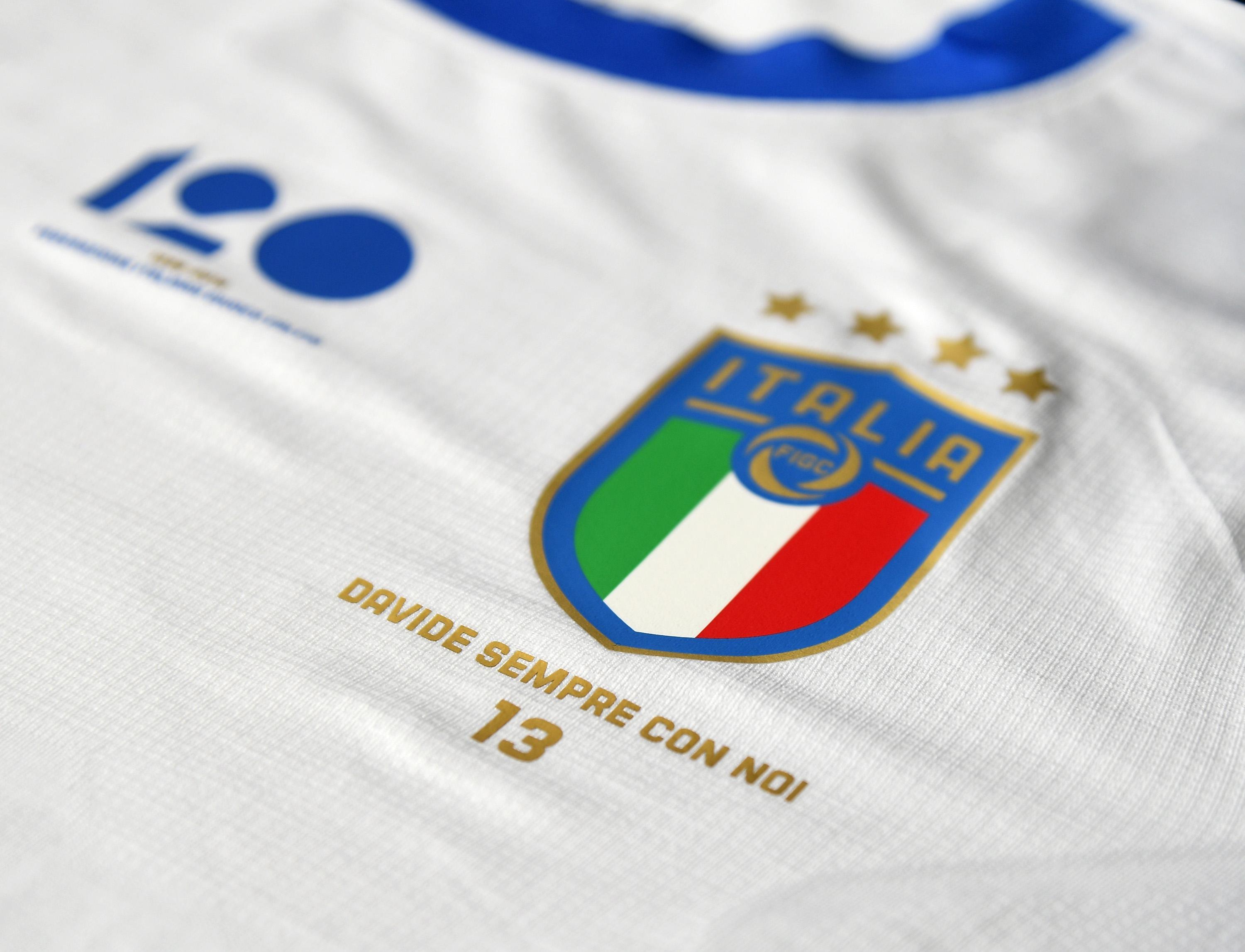 MANCHESTER, ENGLAND - MARCH 23: Detail of the shirt of Italy with dedication in memory of Davide Astori that will be worn in the Argentina v Italy match at Etihad Stadium on March 23, 2018 in Manchester, England. (Photo by Claudio Villa/Getty Images)