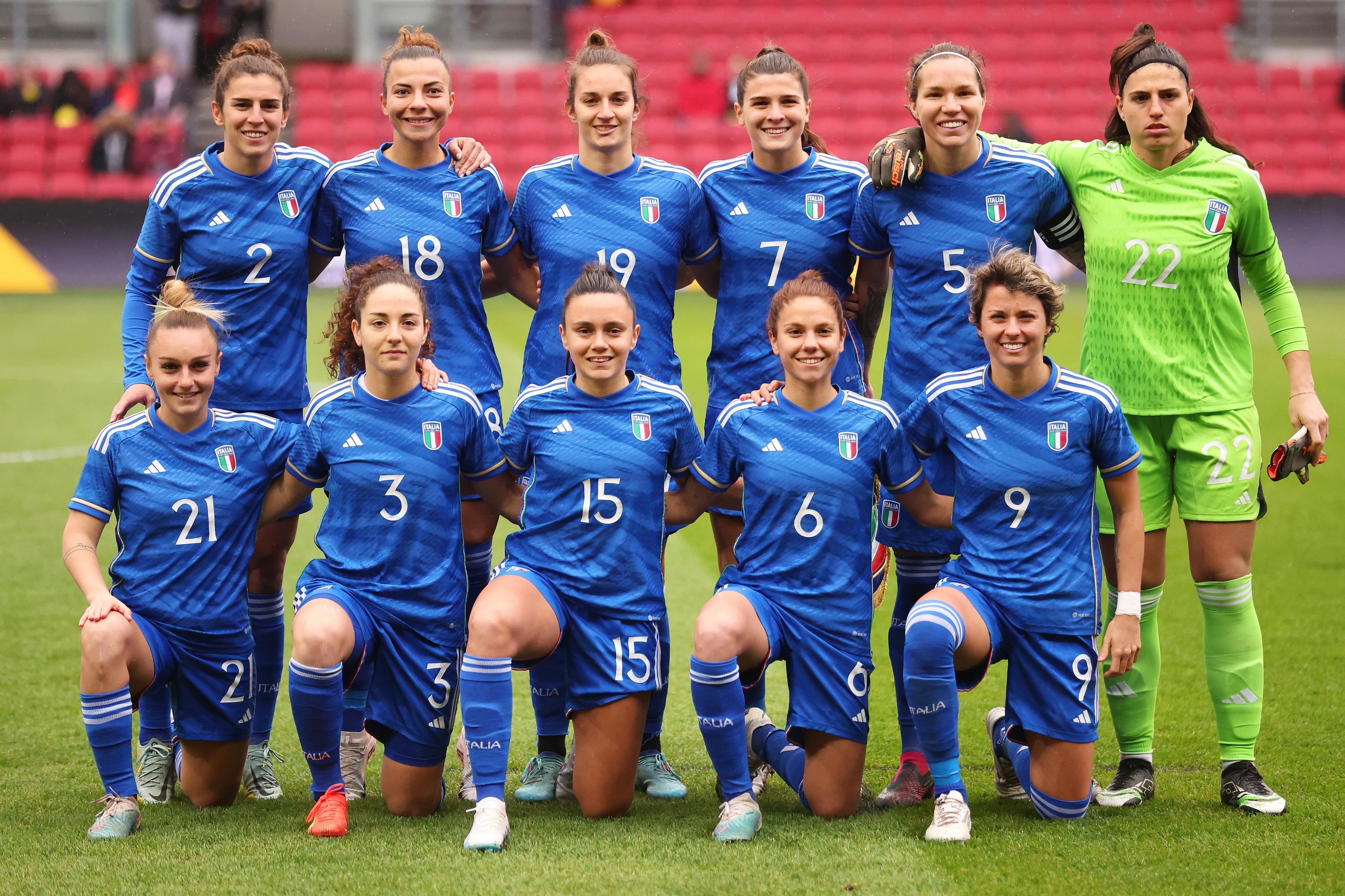 BRISTOL, ENGLAND - FEBRUARY 22: Players of Italy pose for a photo prior to the Arnold Clark Cup match between Korea Republic and Italy at Ashton Gate on February 22, 2023 in Bristol, England. (Photo by Warren Little/Getty Images)