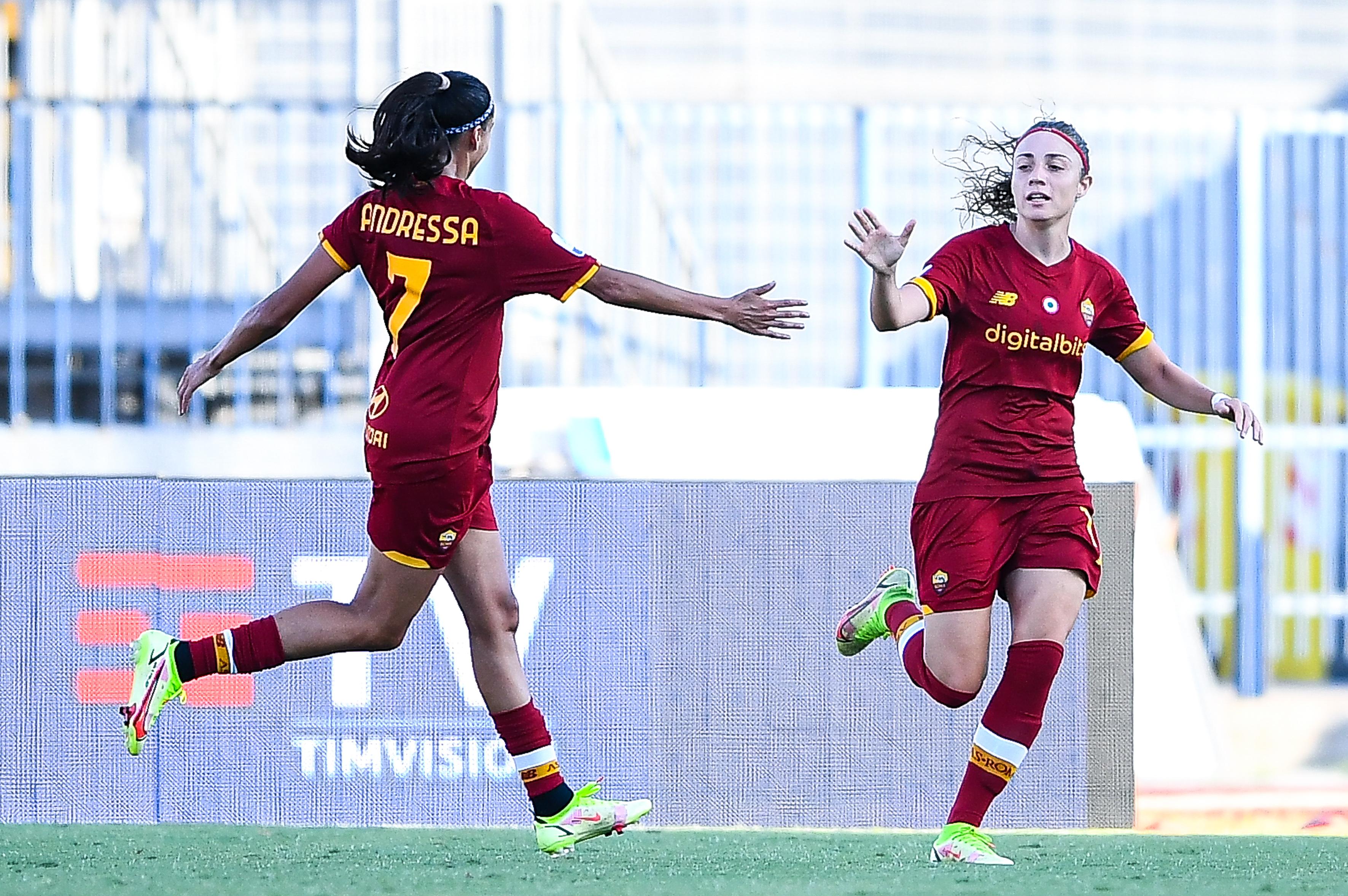 EMPOLI, ITALY - AUGUST 28: Benedetta Glionna of Roma (R) celebrates with her team-mate Andressa Alves after scoring a goal during the Women Serie A match between Empoli FC and AS Roma at Stadio Carlo Castellani on August 28, 2021 in Empoli, Italy. (Photo by Getty Images)