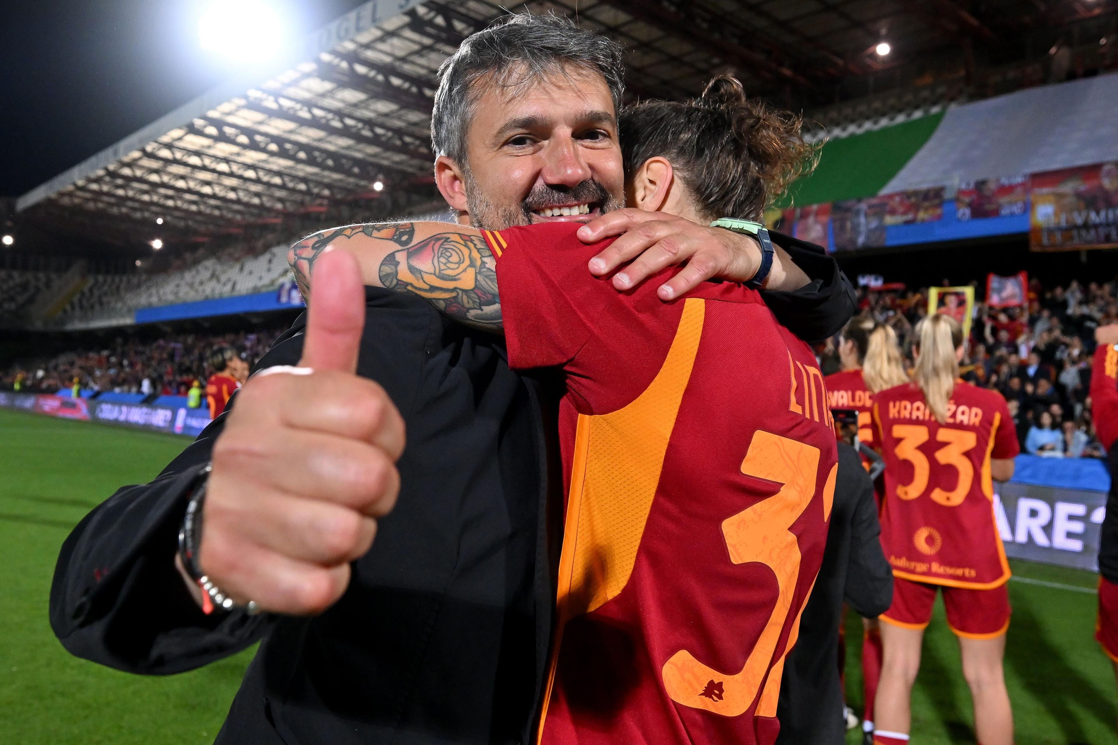 Roma-Fiorentina, ascolti da record per la \"notte memorabile\": una finale da 530mila telespettatori, nuovo primato per competizioni nazionali di club