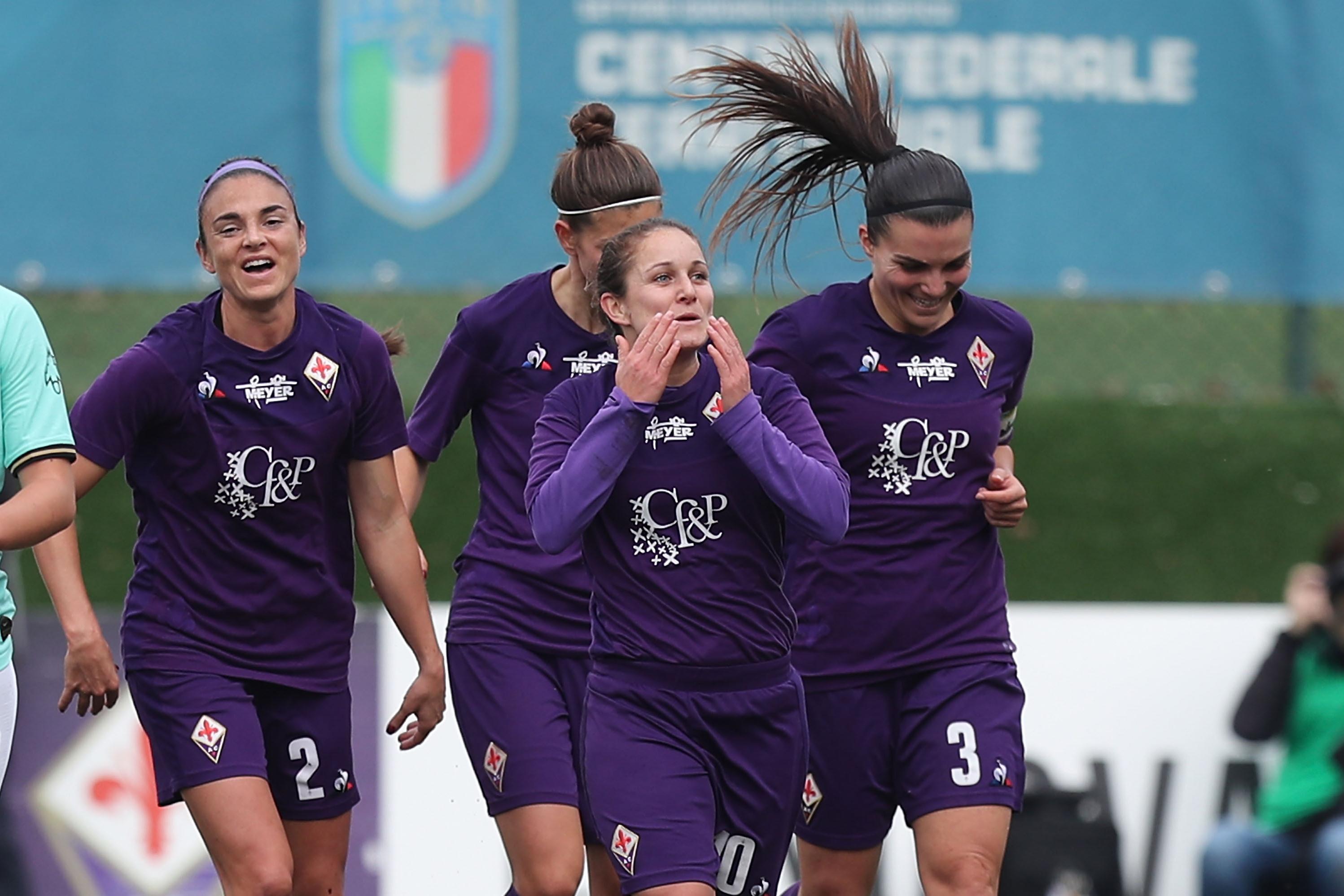 FLORENCE, ITALY - DECEMBER 15: Tatiana Bonetti of ACF Fiorentina Women celebrates after scoring a goal during the Women Serie A match between ACF Fiorentina and FC Internazionale at Stadio Artemio Franchi on December 15, 2019 in Florence, Italy.  (Photo by Gabriele Maltinti/Getty Images)