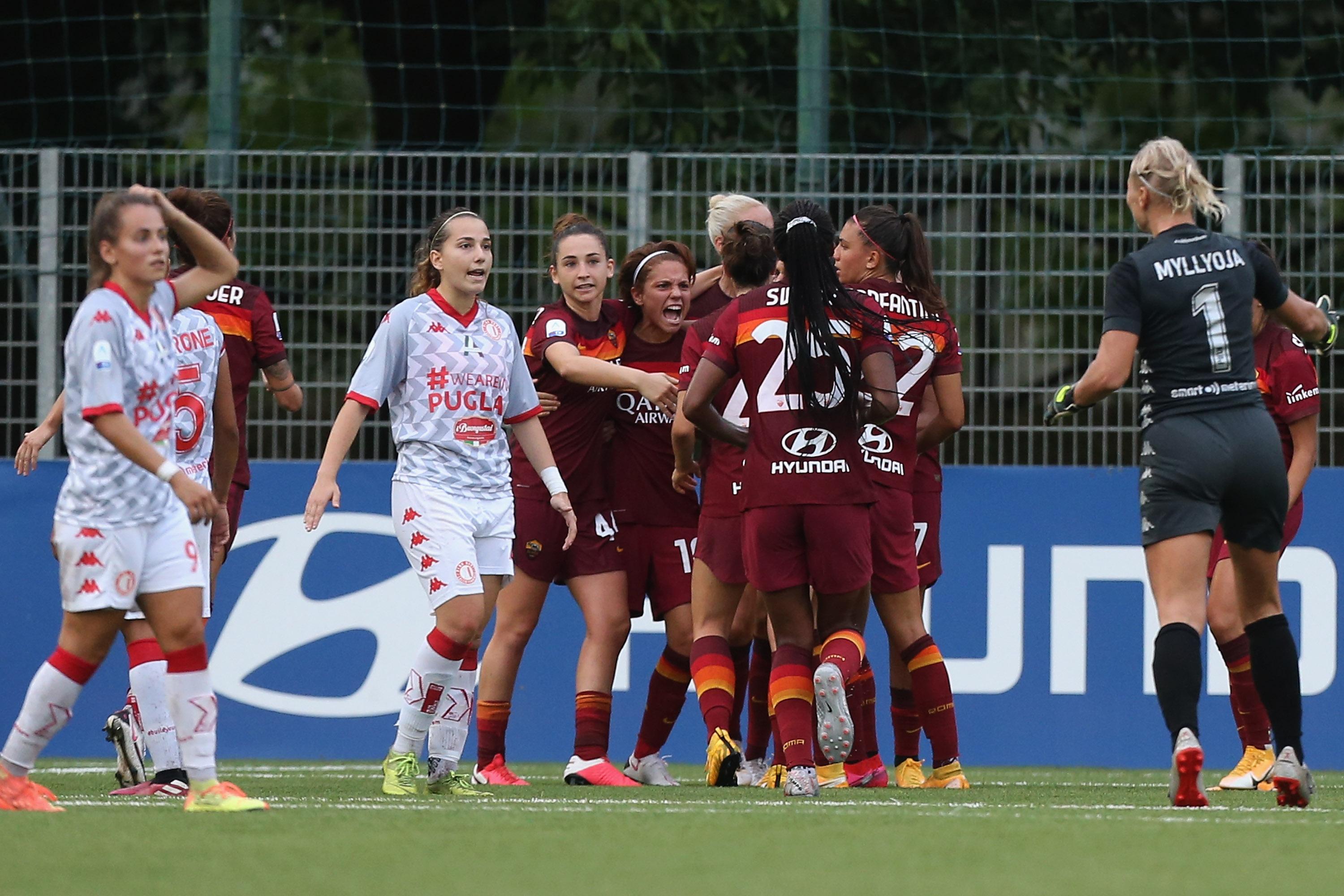 ROME, ITALY - AUGUST 30: Andressa Alves Da Silva with her teammates of AS Roma celebrates after scoring the opening goal during the women Serie A match between AS Roma and Pink Bari at Centro Sportivo Fulvio Bernardini on August 30, 2020 in Rome, Italy. (Photo by Paolo Bruno/Getty Images) *** Local Caption *** Andressa Alves Da Silva