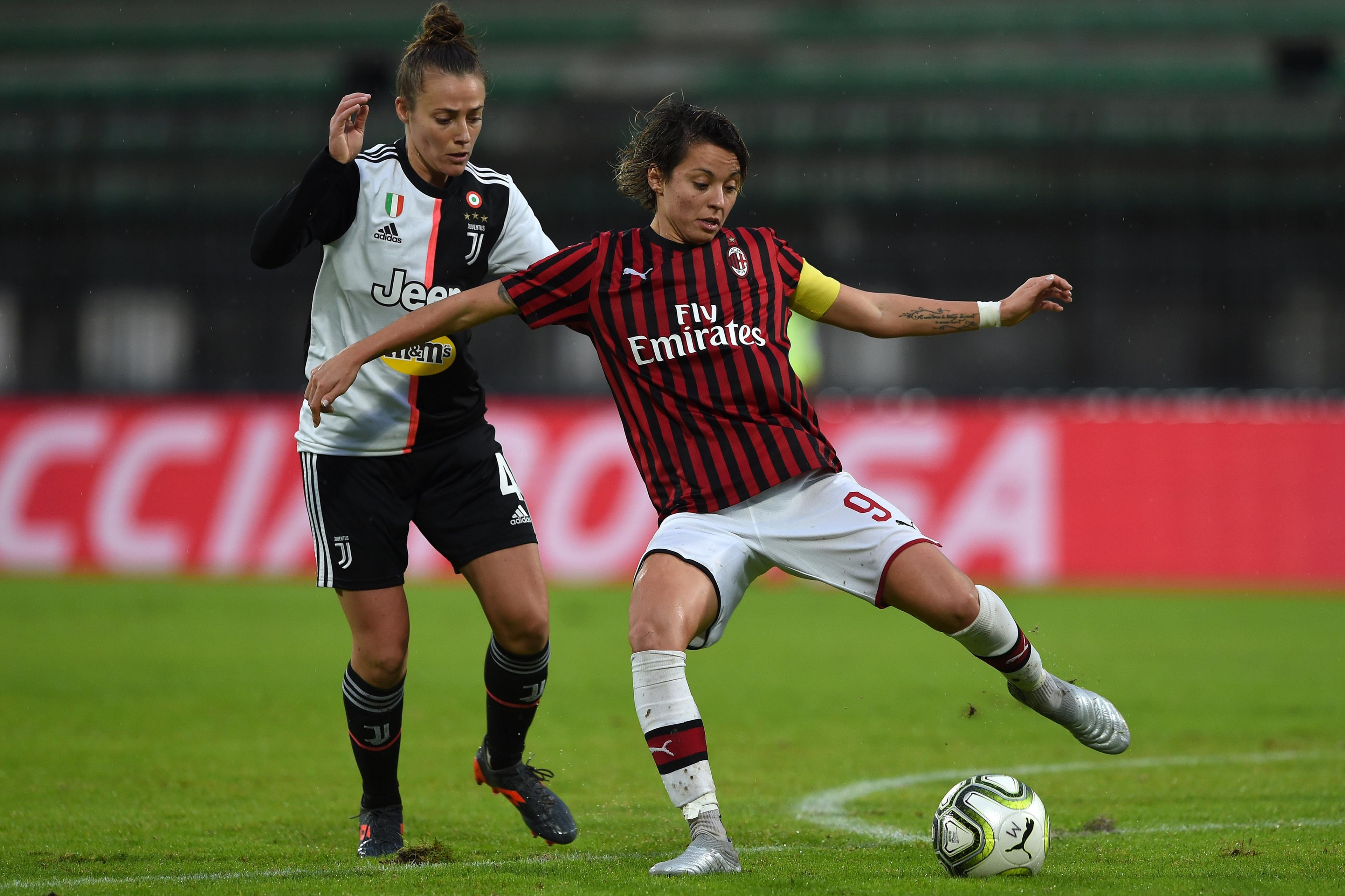 MONZA, ITALY - NOVEMBER 17: Valentina Giacinti of Milan challenged by Aurora Galli of Juventus during the Women Serie A match between AC Milan and Juventus at Campo Sportivo F. Chinetti on November 17, 2019 in Monza, Italy. (Photo by Juventus FC/Juventus FC via Getty Images)
