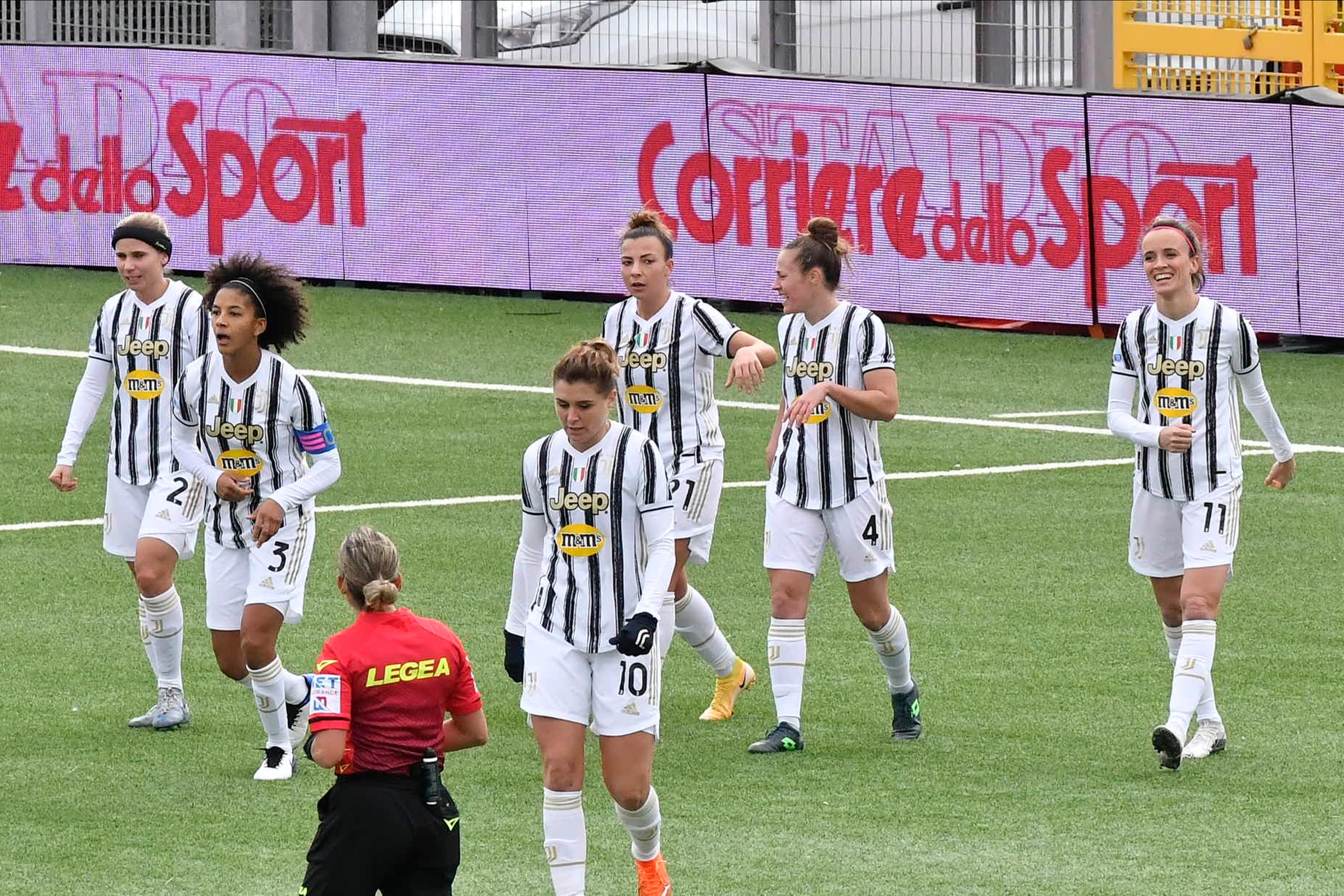 CHIAVARI, ITALY - JANUARY 10: Barbara Bonansea of Juventus FC celebrates a goal during the Women's Super Cup Final match between Juventus and ACF Fiorentina at Stadio Comunale on January 10, 2021 in Chiavari, Italy. (Photo by Stefano S. Guidi/Getty Images)