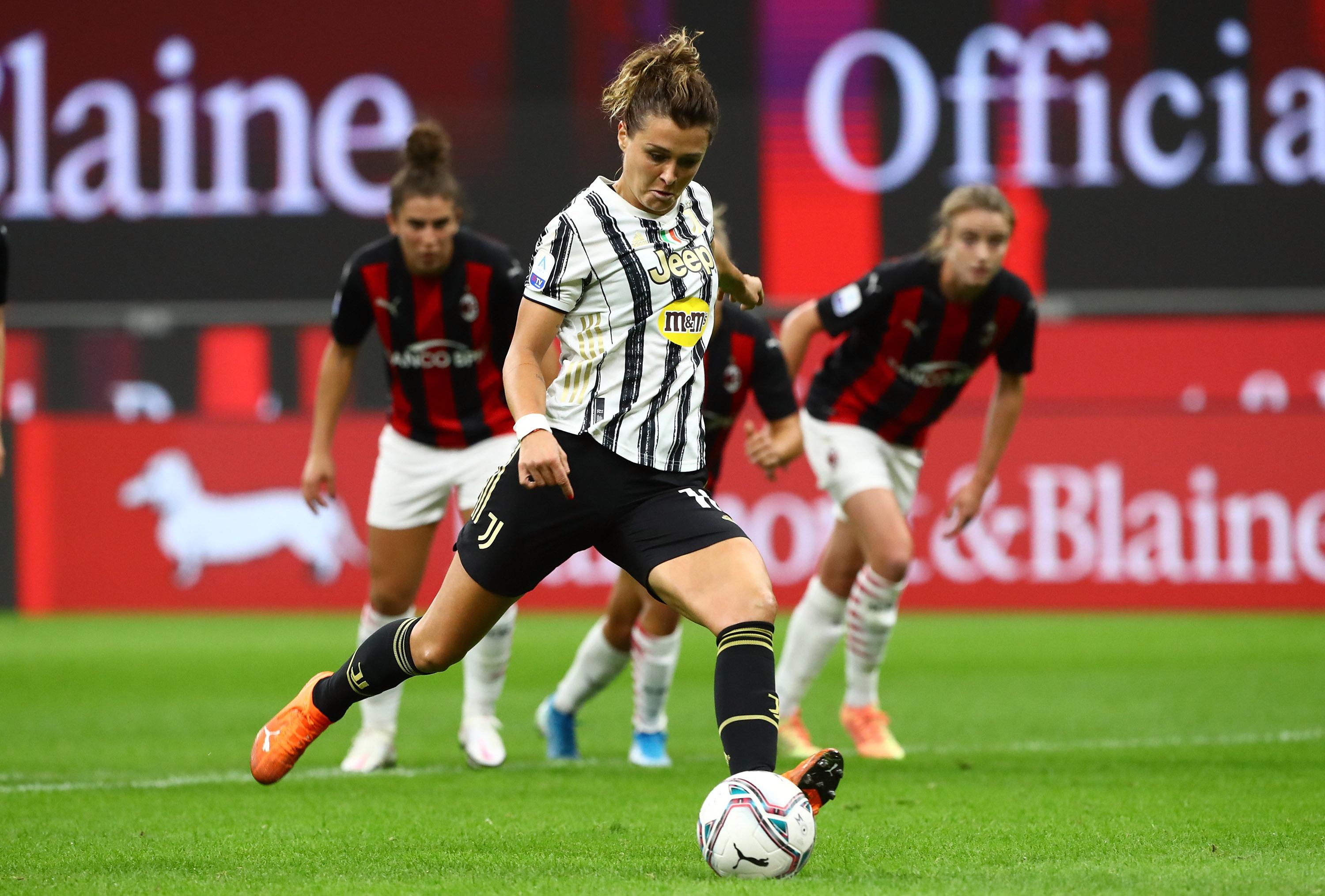 MILAN, ITALY - OCTOBER 05: Cristiana Girelli of Juventus scores the opening goal during the Women Serie A match between AC Milan and Juventus at Stadio Giuseppe Meazza on October 5, 2020 in Milan, Italy. (Photo by Marco Luzzani/Getty Images) *** Local Caption *** Cristiana Girelli