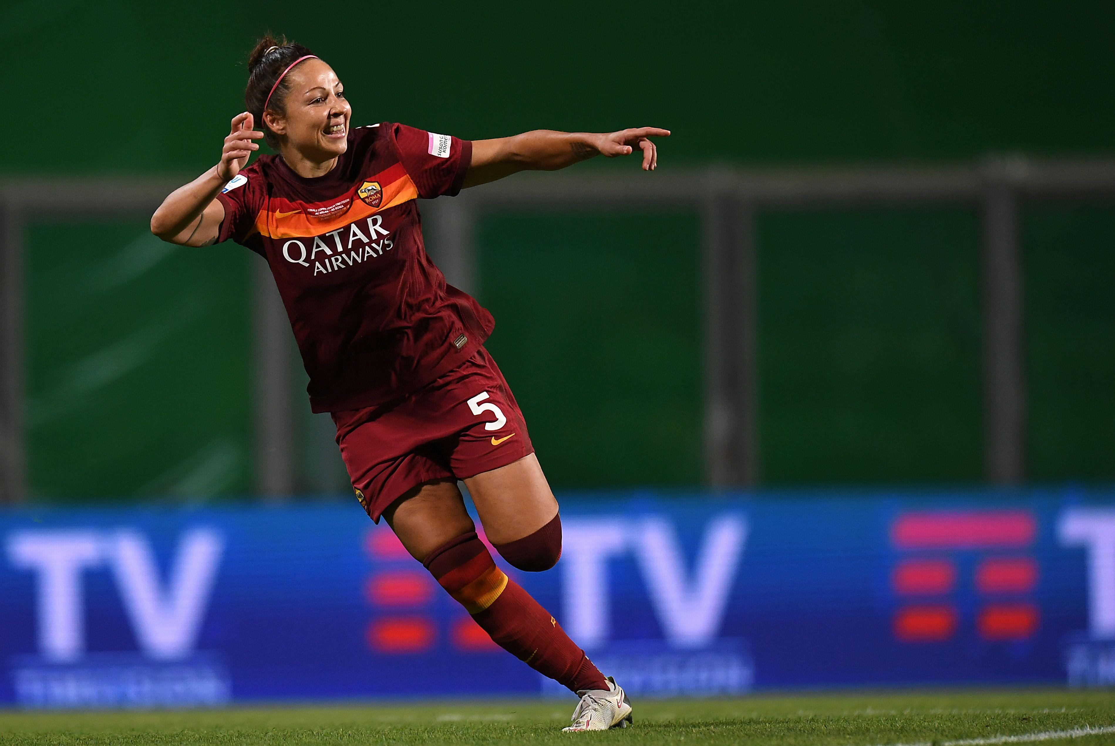 REGGIO NELL'EMILIA, ITALY - MAY 30: Vanessa Bernauer of AS Roma celebrates the victory after the TIMVISION Women Cup Final match between AC Milan and AS Roma Women at Mapei Stadium-Città del Tricolore on May 30, 2021 in Reggio nell'Emilia, Italy. (Photo by Alessandro Sabattini/Getty Images)