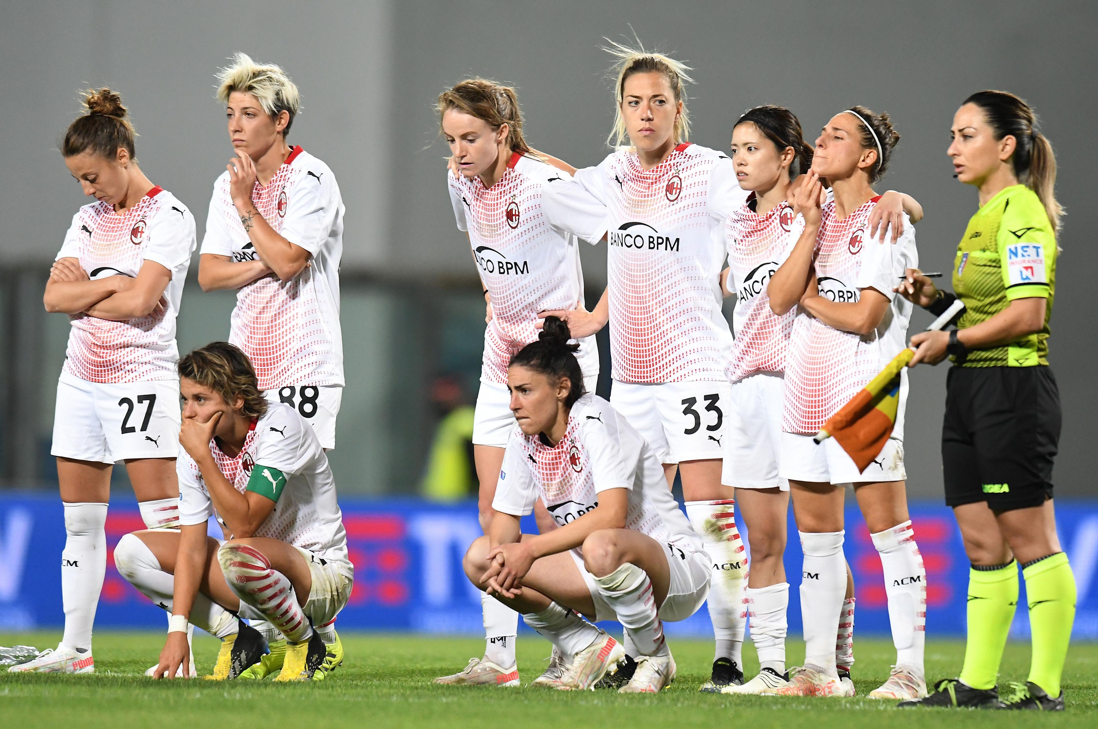 REGGIO NELL'EMILIA, ITALY - MAY 30: AC Milan players during the TIMVISION Women Cup Final match between AC Milan and AS Roma Women at Mapei Stadium-Città del Tricolore on May 30, 2021 in Reggio nell'Emilia, Italy. (Photo by Alessandro Sabattini/Getty Images)