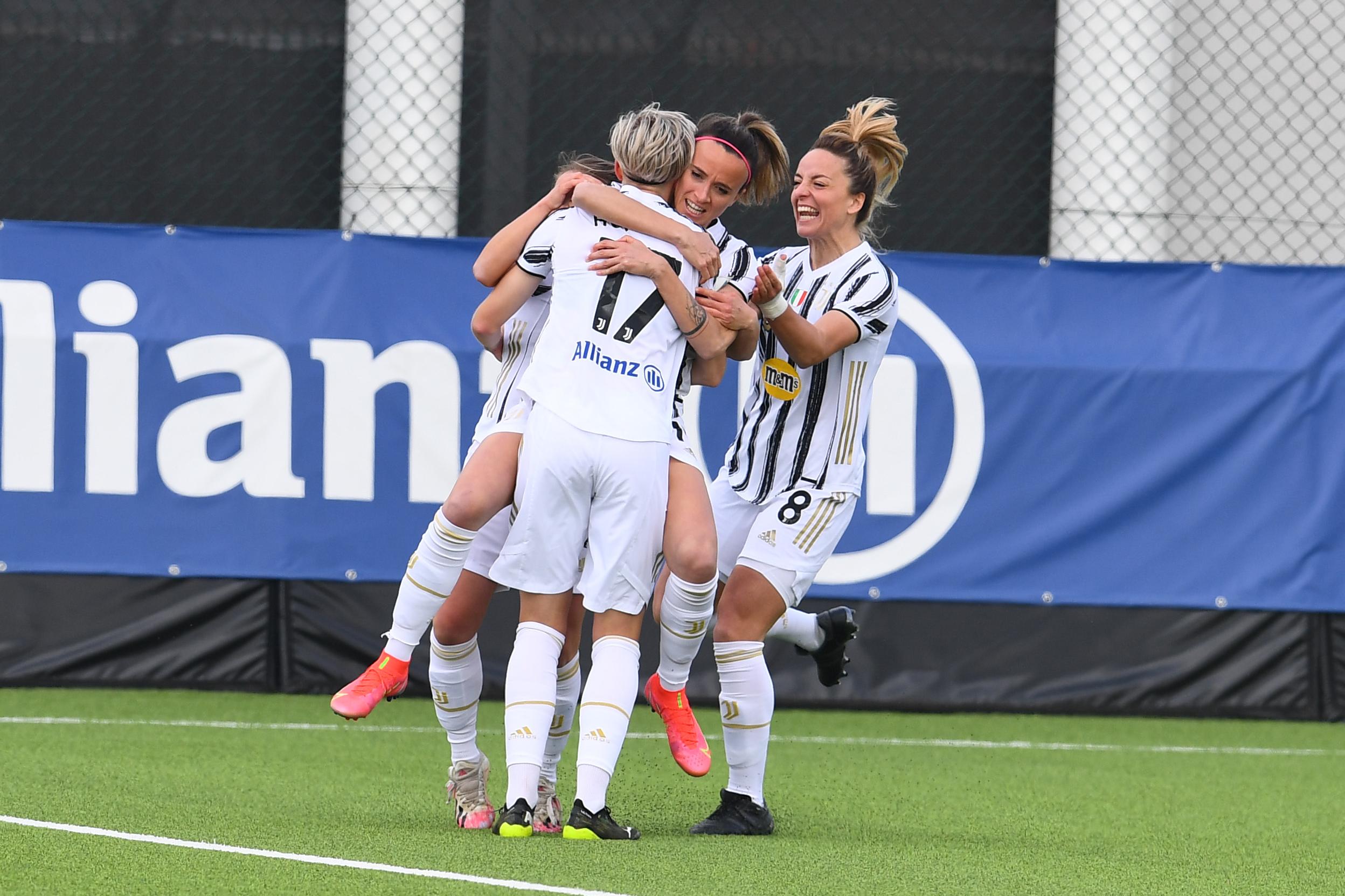VINOVO, ITALY - MARCH 07: Barbara Bonansea of Juventus celebrates after scoring the opening goal during the Women Serie A match between Juventus and AC Milan at Juventus Center Vinovo on March 07, 2021 in Vinovo, Italy. (Photo by Claudio Villa/Getty Images)