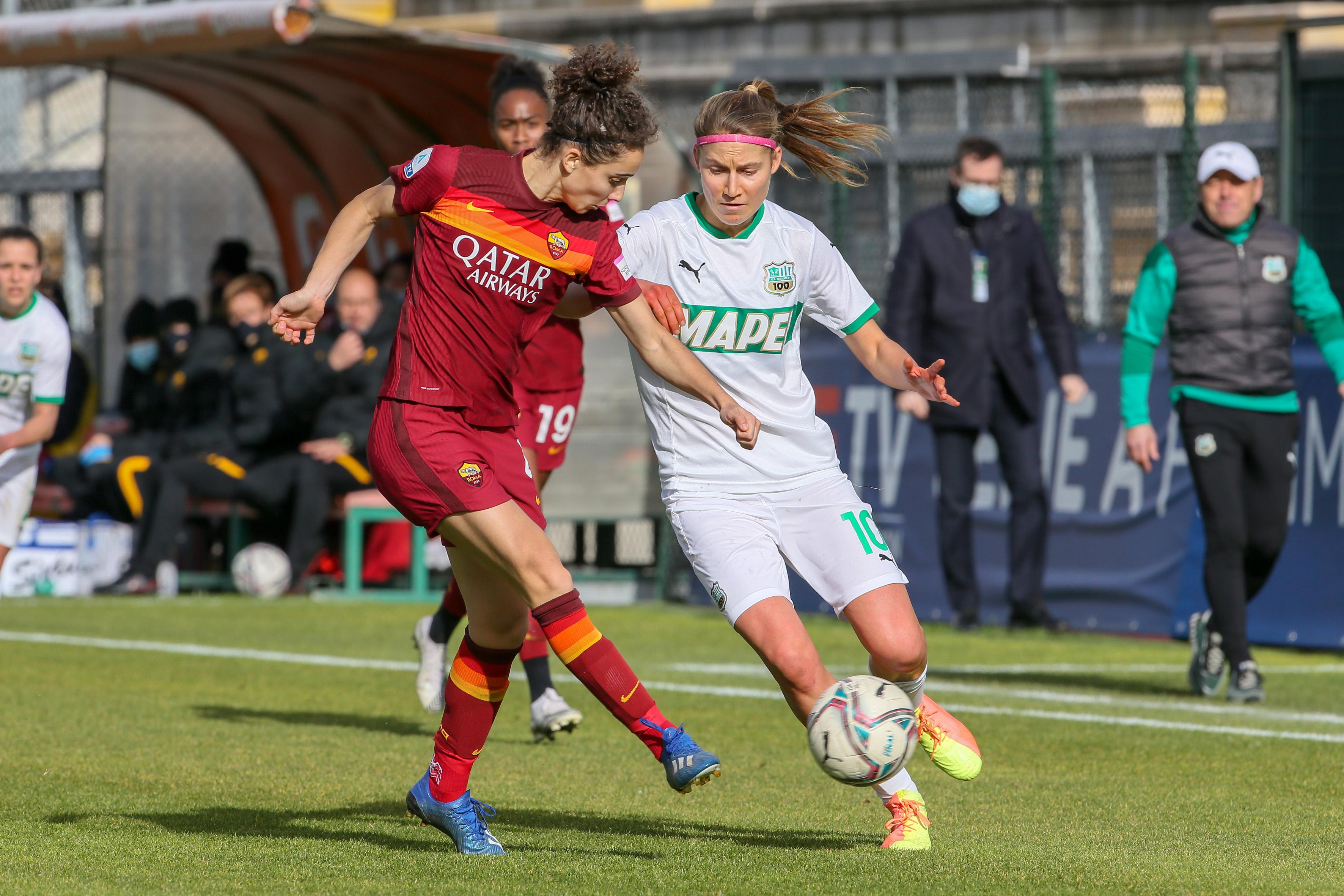ROME, ITALY - JANUARY 23: Angelica Soffia of AS Roma challenges Kamila Dubcova of US Sassuolo during the Women's Serie A match between AS Roma and US Sassuolo at Stadio Tre Fontane on January 23, 2021 in Rome, Italy. (Photo by Giampiero Sposito/Getty Images)