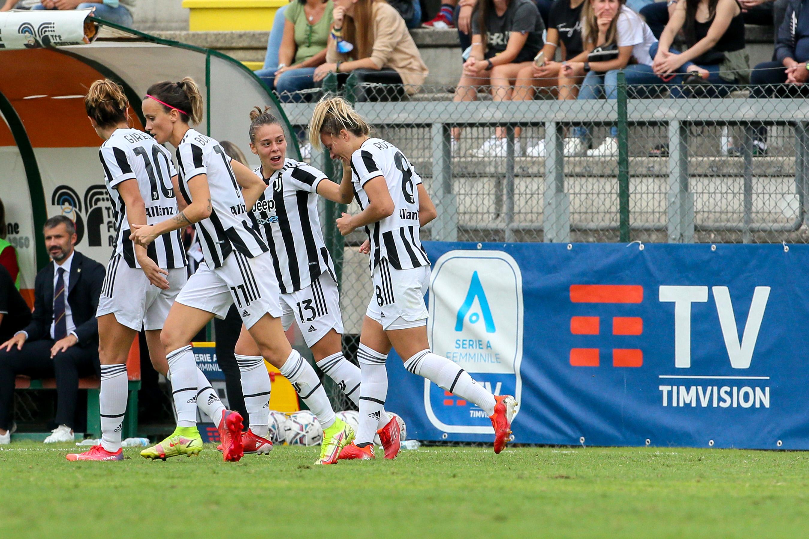 ROME, ITALY - OCTOBER 02: Martina Rosucci of Juventus celebrates with her teammates after scoring a goal during the Women Serie A match between AS Roma and Juventus at Tre Fontane stadium on October 02, 2021 in Rome, Italy. (Photo by Giampiero Sposito/Getty Images)