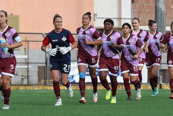 Photo LiveMedia/Andrea D\\'amico\\nPomigliano, Italy, September 05, 2021, Italian football Serie A Women match\\nCalcio Pomigliano vs Empoli Ladies\\nImage shows:\\nPomigliano Calcio Femminile during the Italian Football Championship League A Women 2021/2022 match between Pomigliano Calcio Femminile vs Empoli Ladies FBC at the Stadium Ugo Gobbato\\nLiveMedia - World Copyright