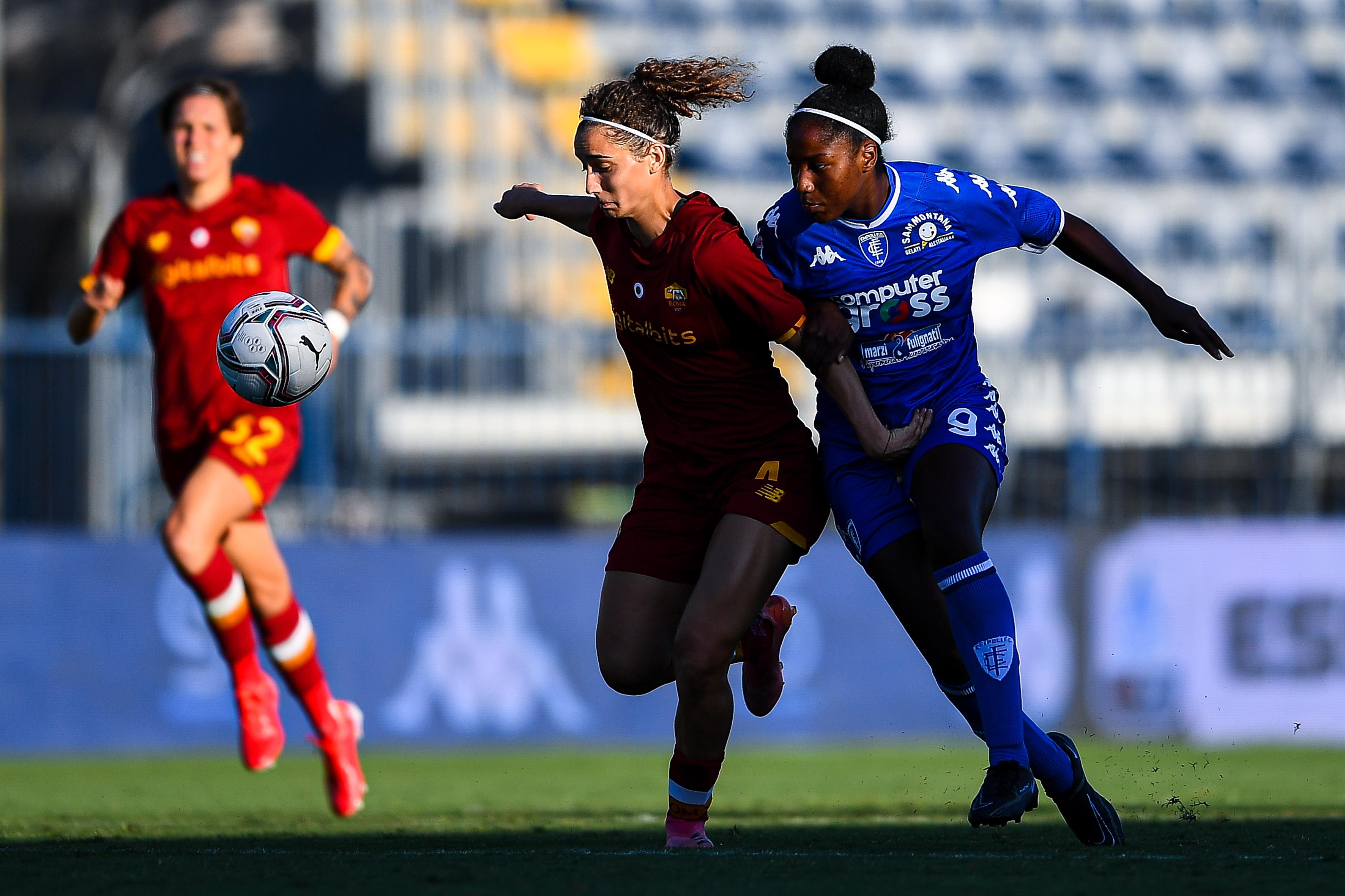 EMPOLI, ITALY - AUGUST 28: Angelica Soffia of Roma (C) and Chantè Dompig of Empoli vie for the ball during the Women Serie A match between Empoli FC and AS Roma at Stadio Carlo Castellani on August 28, 2021 in Empoli, Italy. (Photo by Getty Images)