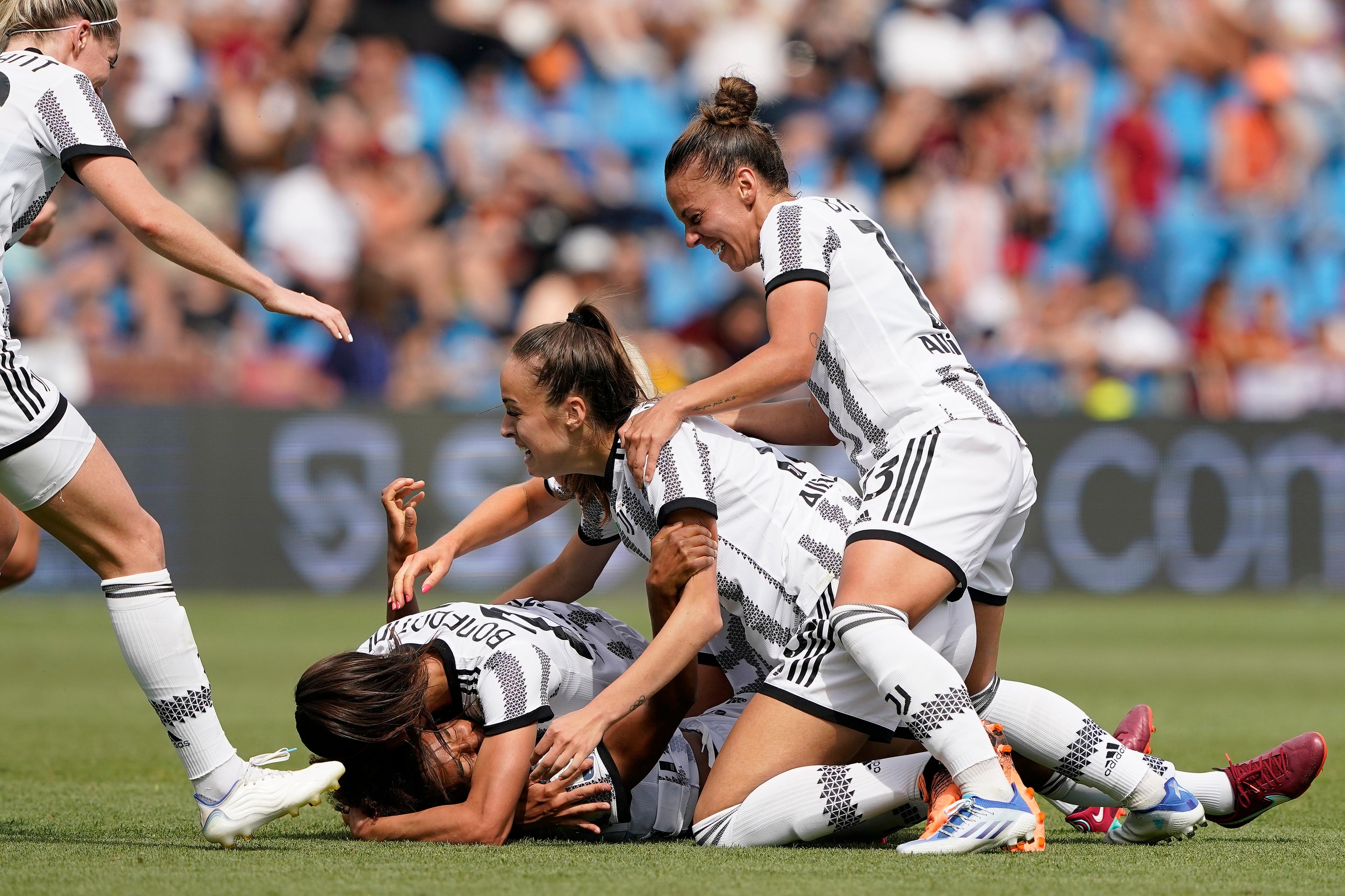FERRARA, ITALY - MAY 22: Sara Gama of Juventus Women celebrate after scoring a goal during the Women Coppa Italia Final between Juventus and AS Roma at Stadio Paolo Mazza on May 22, 2022 in Ferrara, Italy. (Photo by Danilo Di Giovanni/Getty Images)