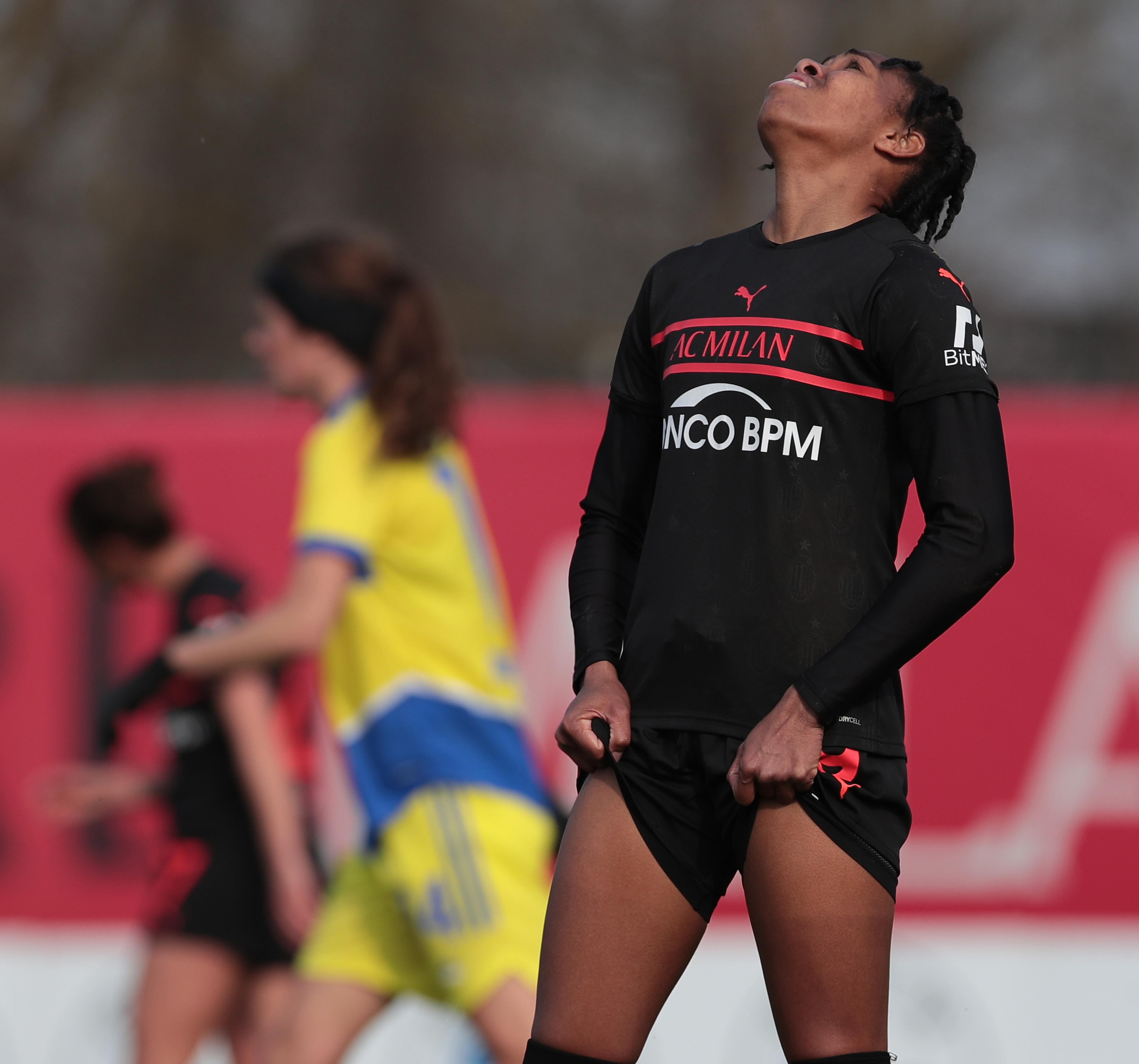MILAN, ITALY - MARCH 12: Lindsey Thomas of AC Milan reacts during the Women Coppa Italia Semi Final 1st Leg match between AC Milan and Juventus at Campo Sportivo Vismara on March 12, 2022 in Milan, Italy. (Photo by Emilio Andreoli/Getty Images)