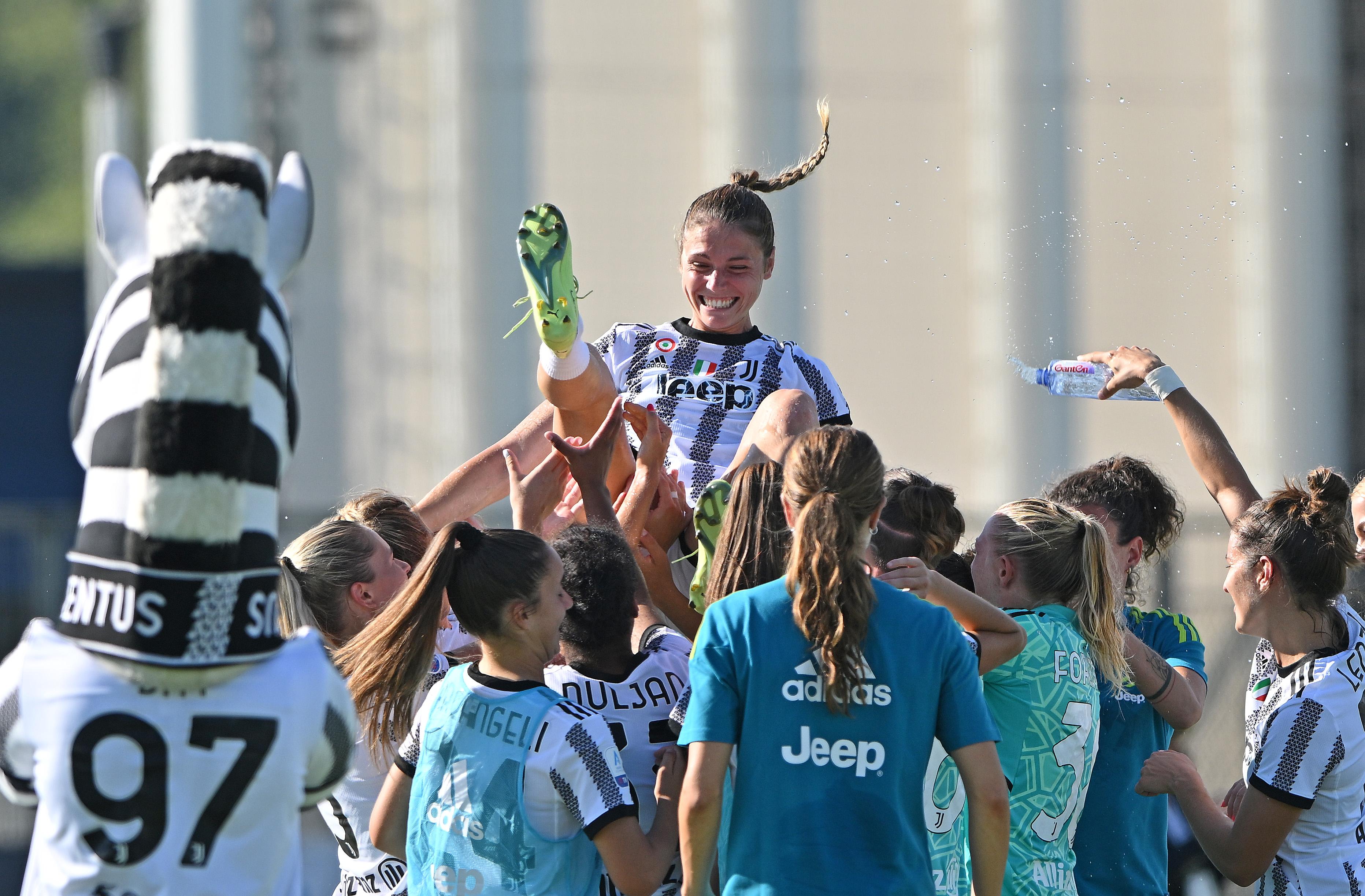 VINOVO, ITALY - SEPTEMBER 16: Cecilia Salvai of Juventus is welcomed back by her teammates during the Women Serie A match between Juventus and AS Roma at Juventus Center Vinovo on September 16, 2022 in Vinovo, Italy. (Photo by Chris Ricco/Getty Images)