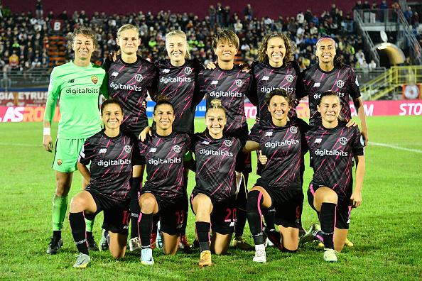 AS Roma team during the UEFA Womens Champions League 2022/23 match between AS Roma vs Slavia Praha at the Domenico Francioni stadium Latina on 20 October 2022. (Photo by Fabrizio Corradetti/LiveMedia/NurPhoto via Getty Images)