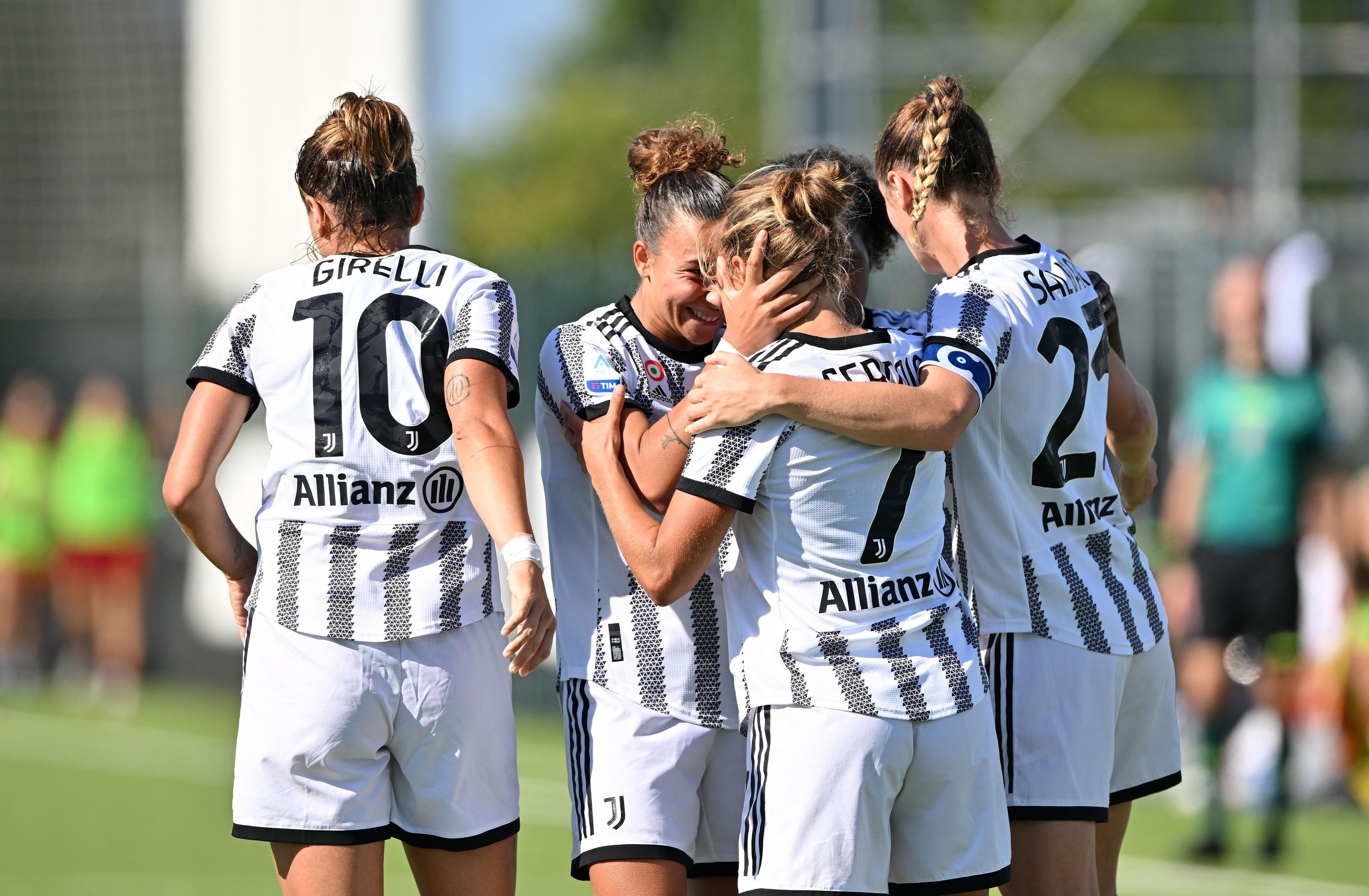VINOVO, ITALY - SEPTEMBER 16: Valentina Cernoia of Juventus celebrates goal with teammates during the Women Serie A match between Juventus and AS Roma at Juventus Center Vinovo on September 16, 2022 in Vinovo, Italy. (Photo by Chris Ricco/Getty Images)
