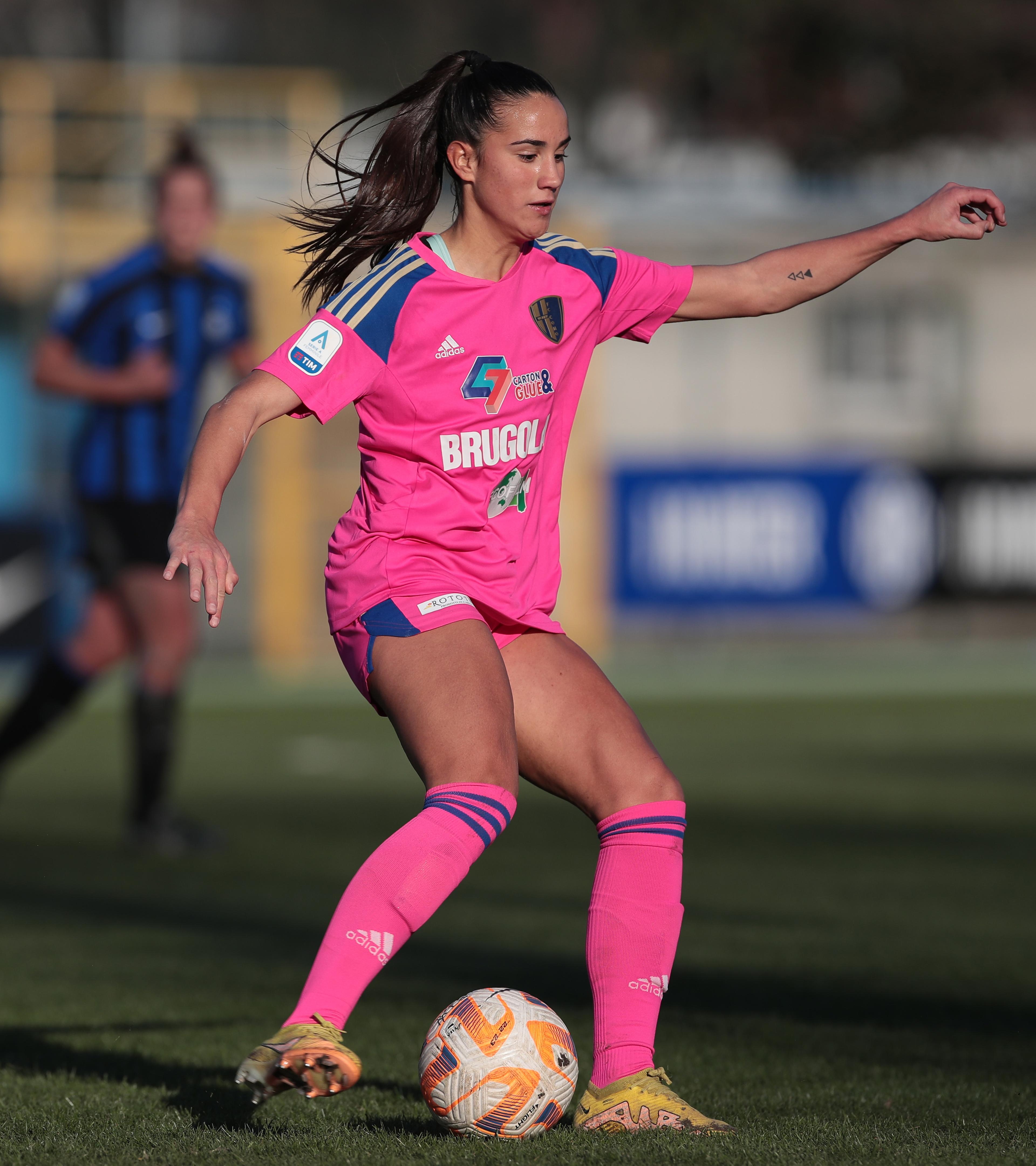 MILAN, ITALY - JANUARY 22: Matilde Pavan of FC Como Women in action during the Women Serie A match between FC Internazionale and Como Women at Stadio Breda on January 22, 2023 in Milan, Italy. (Photo by Emilio Andreoli/Getty Images)