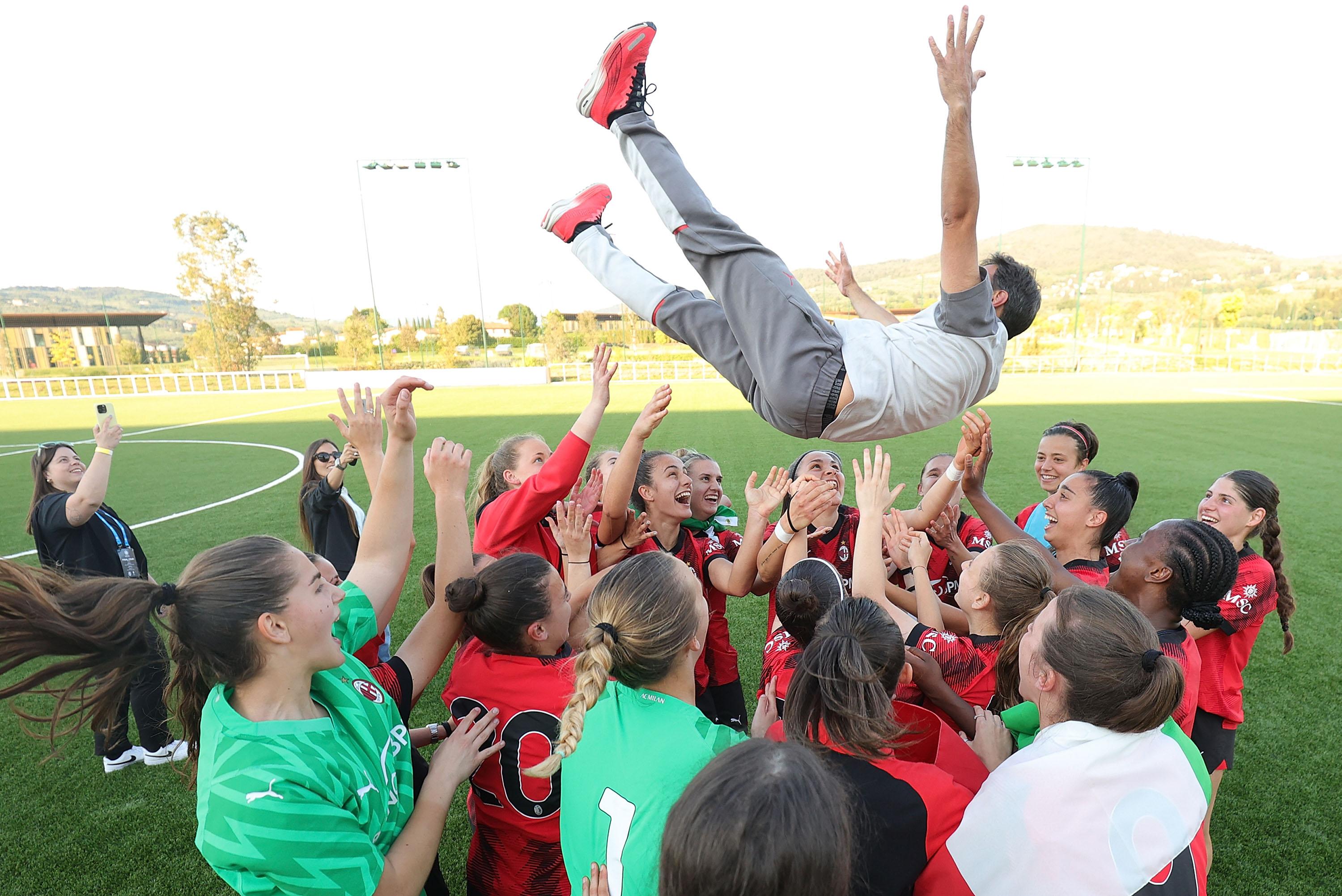 FLORENCE, ITALY - MAY 11: Matteo Zago manager of AC Milan U19 Women celebrates the victory after during the Primavera 1 Final match between Sassuolo U19 and AC Milan U19 on May 11, 2024 in Florence, Italy. (Photo by Gabriele Maltinti/Getty Images) *** Local Caption *** Matteo Zago