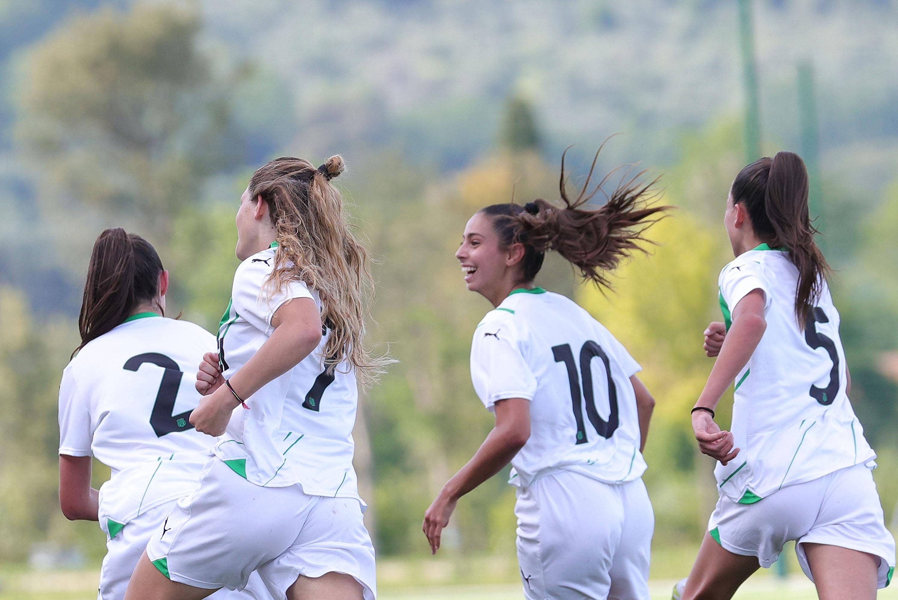 FLORENCE, ITALY - MAY 9: Manuela Perselli of US Sassuolo women U19 celebrates after scoring a goal during the Primavera 1 Semi-final match between US Sassuolo U19 v FC Internazionale U19 on May 9, 2024 in Florence, Italy. (Photo by Gabriele Maltinti/Getty Images) *** Local Caption *** Manuela Perselli