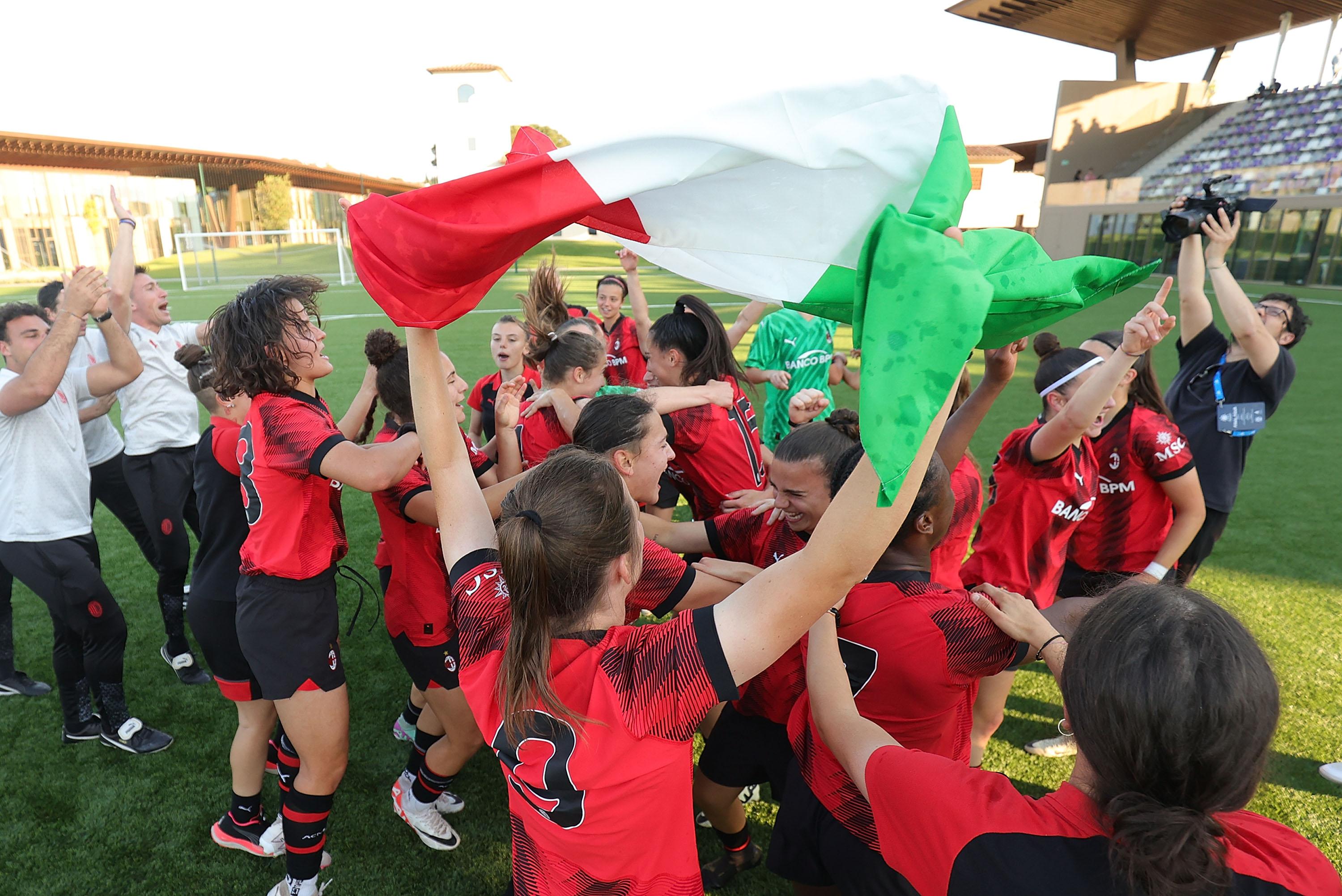 FLORENCE, ITALY - MAY 11: AC Milan U19 Women celebrates the victory after during the Primavera 1 Final match between Sassuolo U19 and AC Milan U19 on May 11, 2024 in Florence, Italy. (Photo by Gabriele Maltinti/Getty Images)