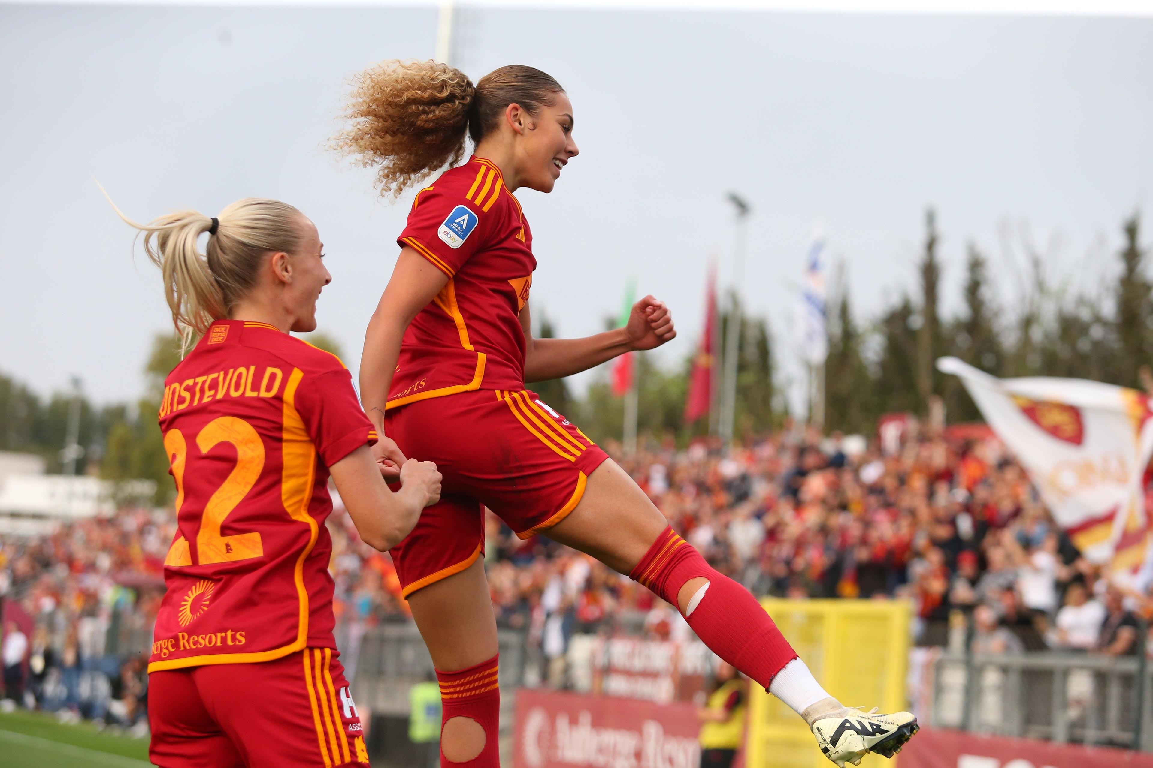 ROME, ITALY - APRIL 15: Alayah Sophia Pilgrim with her teammates of AS Roma women celebrates after scoring the opening goal during the Women Serie A playoffs match between AS Roma and Juventus at Stadio Tre Fontane on April 15, 2024 in Rome, Italy. (Photo by Paolo Bruno/Getty Images)