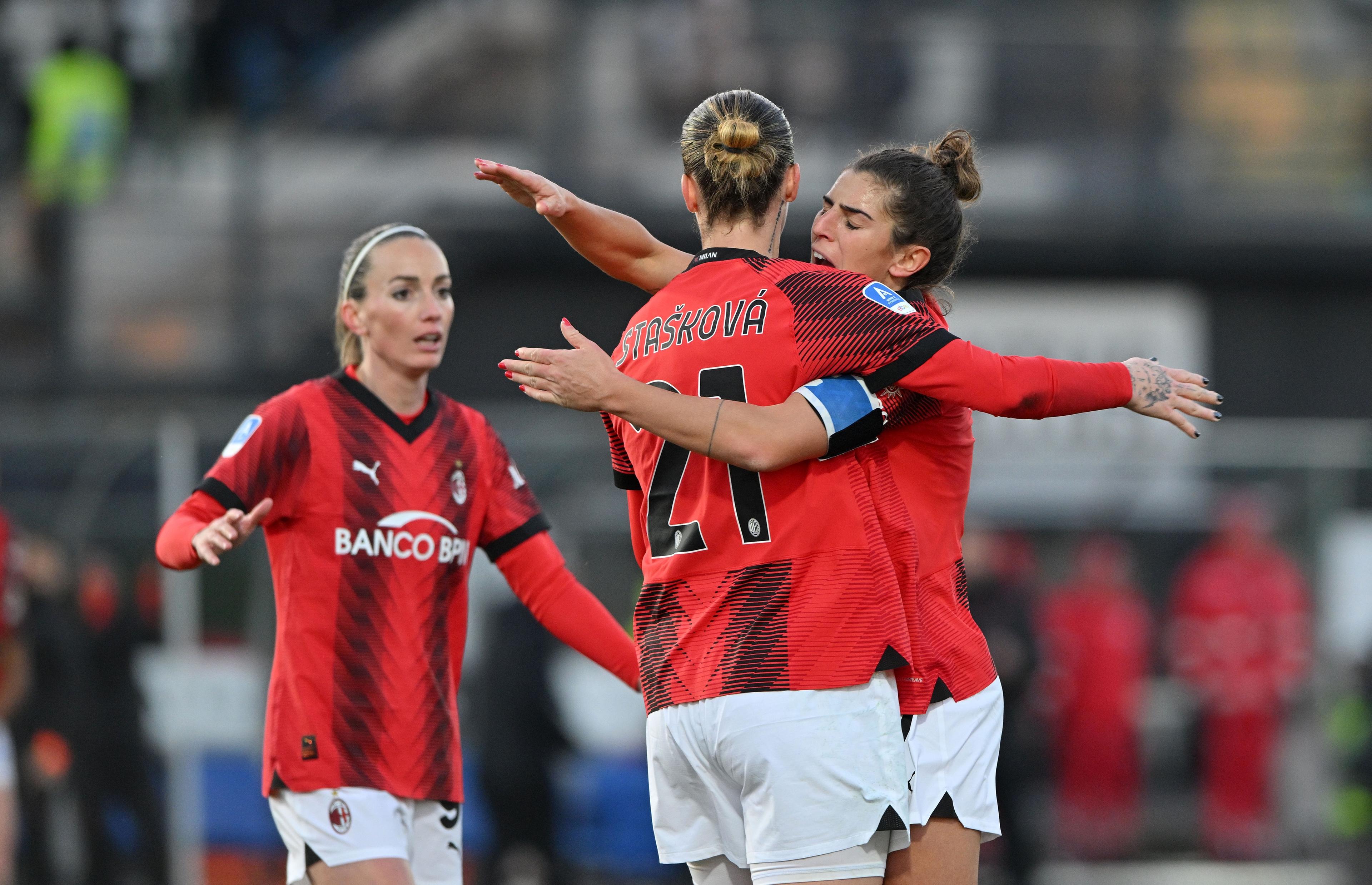 BIELLA, ITALY - JANUARY 13: Andrea Stašková of AC Milan celebrates goal with teammate Valentina Bergamaschi of AC Milan during the Women Serie A match between Juventus and AC Milan on January 13, 2024 at Stadio La Marmora in Biella, Italy. (Photo by Chris Ricco/Getty Images)