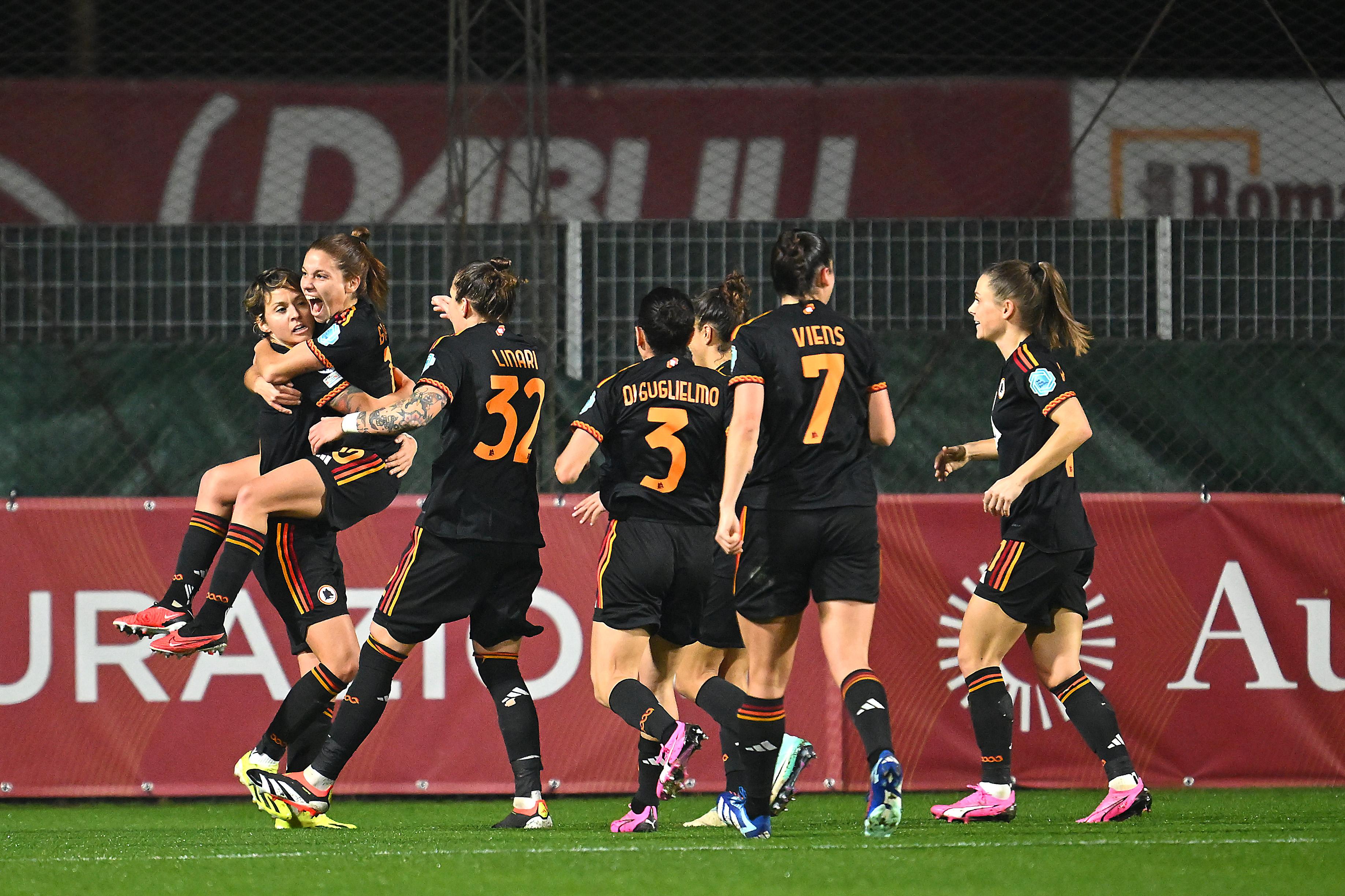 ROME, ITALY - JANUARY 24: Valentina Giacinti of AS Roma (L) celebrates with teammates after scoring her team's first goal during the UEFA Women's Champions League group stage match between AS Roma and FC Bayern München at Stadio Tre Fontane on January 24, 2024 in Rome, Italy. (Photo by Tullio Puglia - UEFA/UEFA via Getty Images)