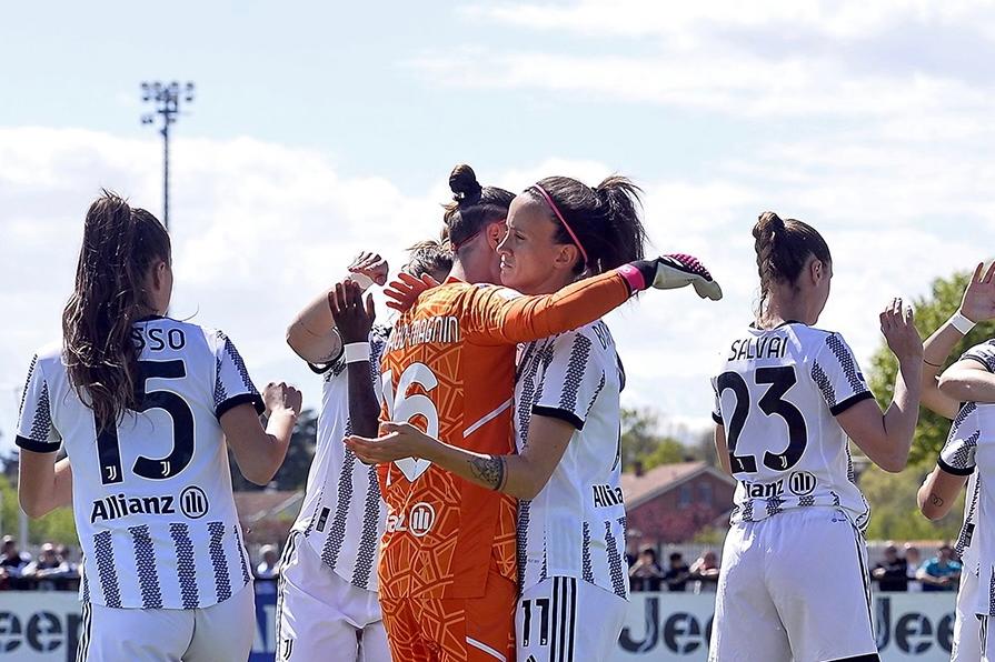 Storica rimonta della Juventus sulla Fiorentina da 0-3 a 4-3, pareggio tra Parma e Sampdoria