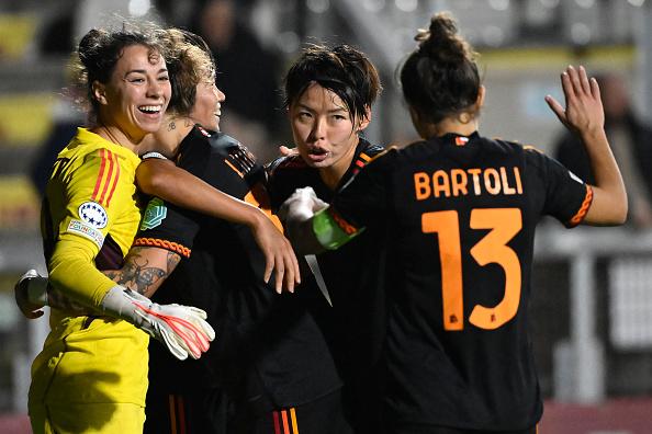 TRE FONTANE STADIUM , ROME, ITALY - 2023/11/23: Camelia Ceasar, Elena Linari, Saki Kumagai adn Elisa Bartoli of AS Roma celebrate at the end of the Women Champions League group stage C match between AS Roma and Ajax. Roma won 3-0 over Ajax. (Photo by Andrea Staccioli/Insidefoto/LightRocket via Getty Images)