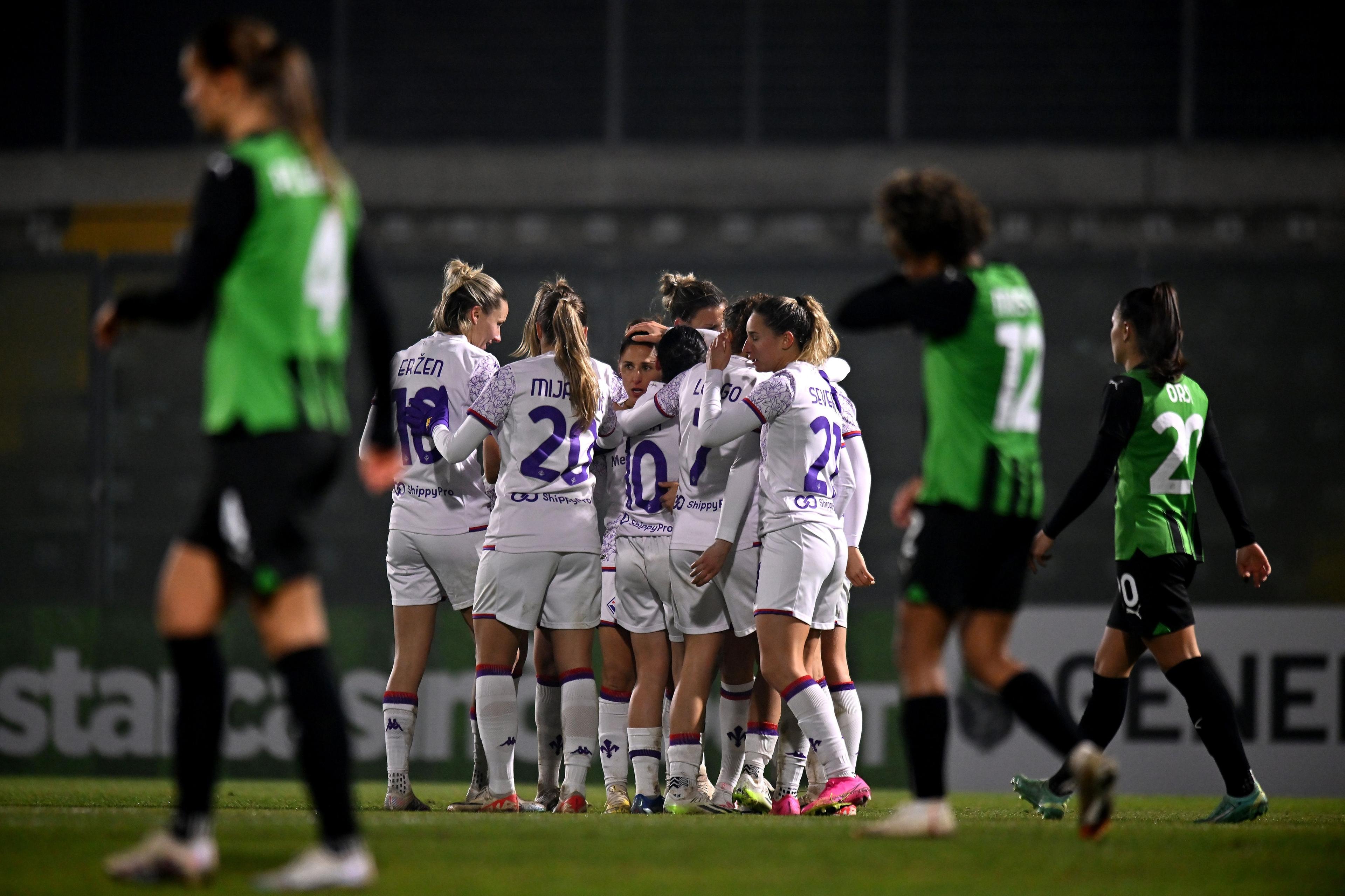 SASSUOLO, ITALY - DECEMBER 11: Michela Catena of Fiorentina celebrates after scoring the opening goal during the Women Serie A match between Sassuolo and Fiorentina on December 11, 2023 in Sassuolo, Italy. (Photo by Alessandro Sabattini/Getty Images)
