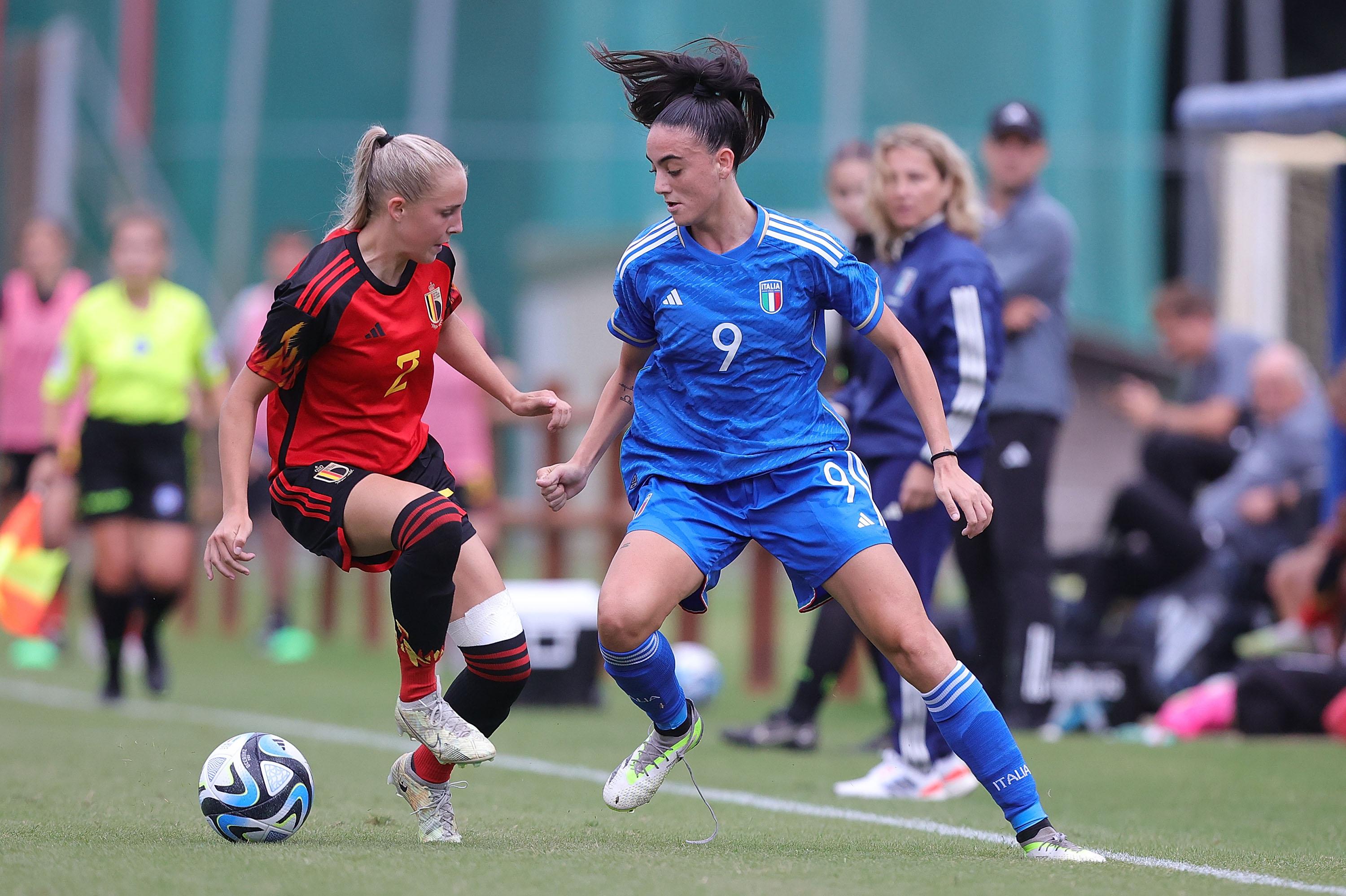 TIRRENIA, ITALY - SEPTEMBER 22: Ginevra Moretti of Italy Women U19 in action against Saar Janssen of Belgio U19 Women during the international friendly match between Italy U19 Women and Belgio U19 Women on September 22, 2023 in Tirrenia, Italy. (Photo by Gabriele Maltinti/Getty Images) *** Local Caption *** Ginevra Moretti; Saar Janssen