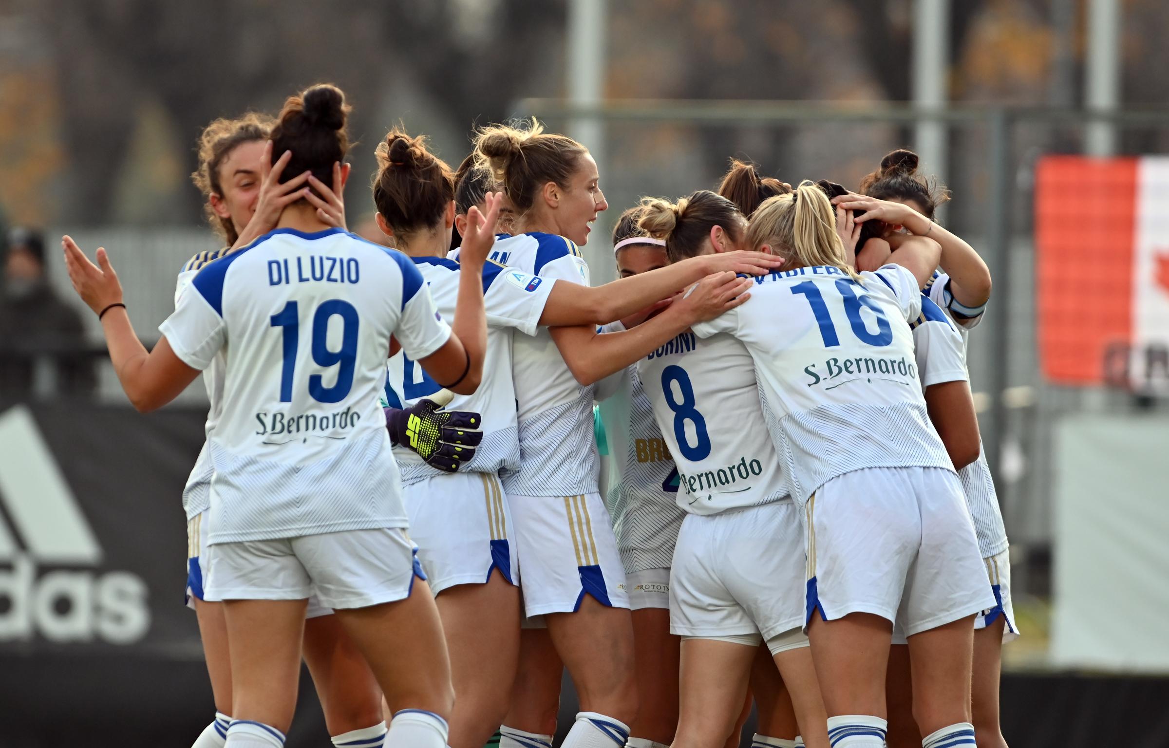 esultanza dopo il pareggio beccari PARTITA JUVENTUS - COMO WOMEN CALCIO FEMMINILE 2022-23 SERIE A FOTO CUSA 27-11-2022